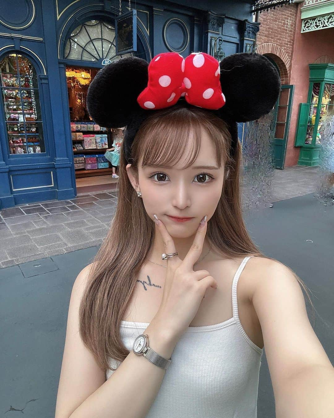 高木美佑のインスタグラム：「. この美佑さん何か甘め💭🍓  #disney #ディズニーランド」