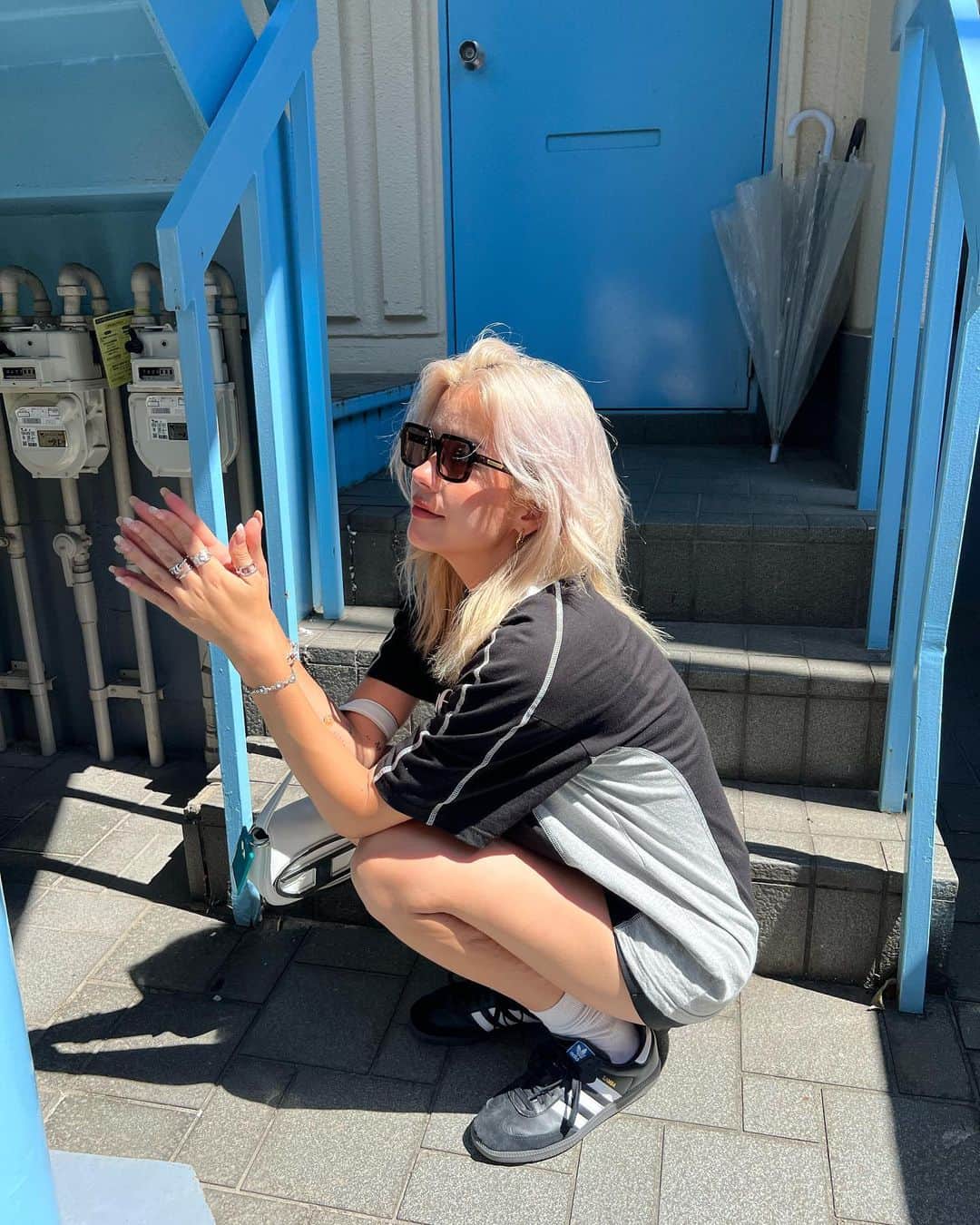 Satomi Biancaのインスタグラム：「🖤🤍🩶 　　 @ames_worldwide    都内暑すぎて完全に溶けた🫠🫠」
