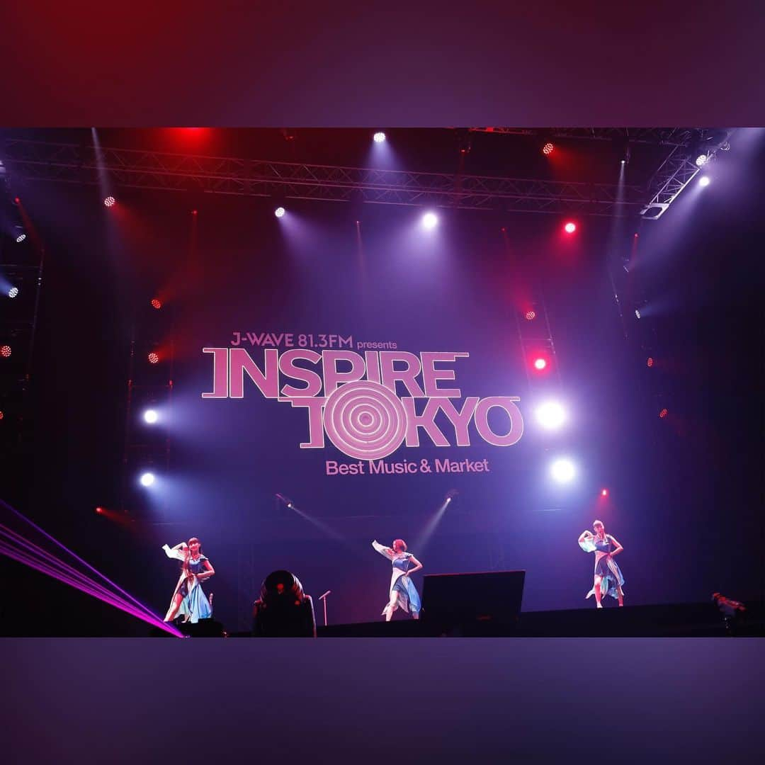 J-WAVEさんのインスタグラム写真 - (J-WAVEInstagram)「#Perfume 撮りおろし写真 公開  都市型カルチャーフェス J-WAVE presents INSPIRE TOKYO 2023 -Best Music & Market-  2023年7月15日（土）、7月16日（日） 代々木第一体育館で開催  2日目16日に登場！ Perfume（ @prfm_official ）のライブ写真を公開🌜  Photo by Tsukasa Miyoshi (Showcase) @tsukasamiyoshi   ■セットリスト M1 ポリリズム M2 Spinning World M3 Spending all my time M4 エレクトロ・ワールド M5 ポリゴンウェイヴ M6 Moon M7 マカロニ M8 Flow M9 Party Maker M10 チョコレイト・ディスコ  ■オンエア情報  📻ラジオOA 後日、本イベントの模様をJ-WAVEにて放送！  番組タイトル：J-WAVE SPECIAL INSPIRE TOKYO～AFTER THE FESTIVAL～ 放送日時：2023年8月10日（木）19:00～21:55 ナビゲーター：藤田琢己  📺テレビOA フジテレビTWO にて独占放送決定！ 7/15、16の模様をお届けします 放送日時：2023年8月31日（木） 19:00～23:00  #jwave #インスパイアトーキョー #prfm」7月16日 19時25分 - jwave813