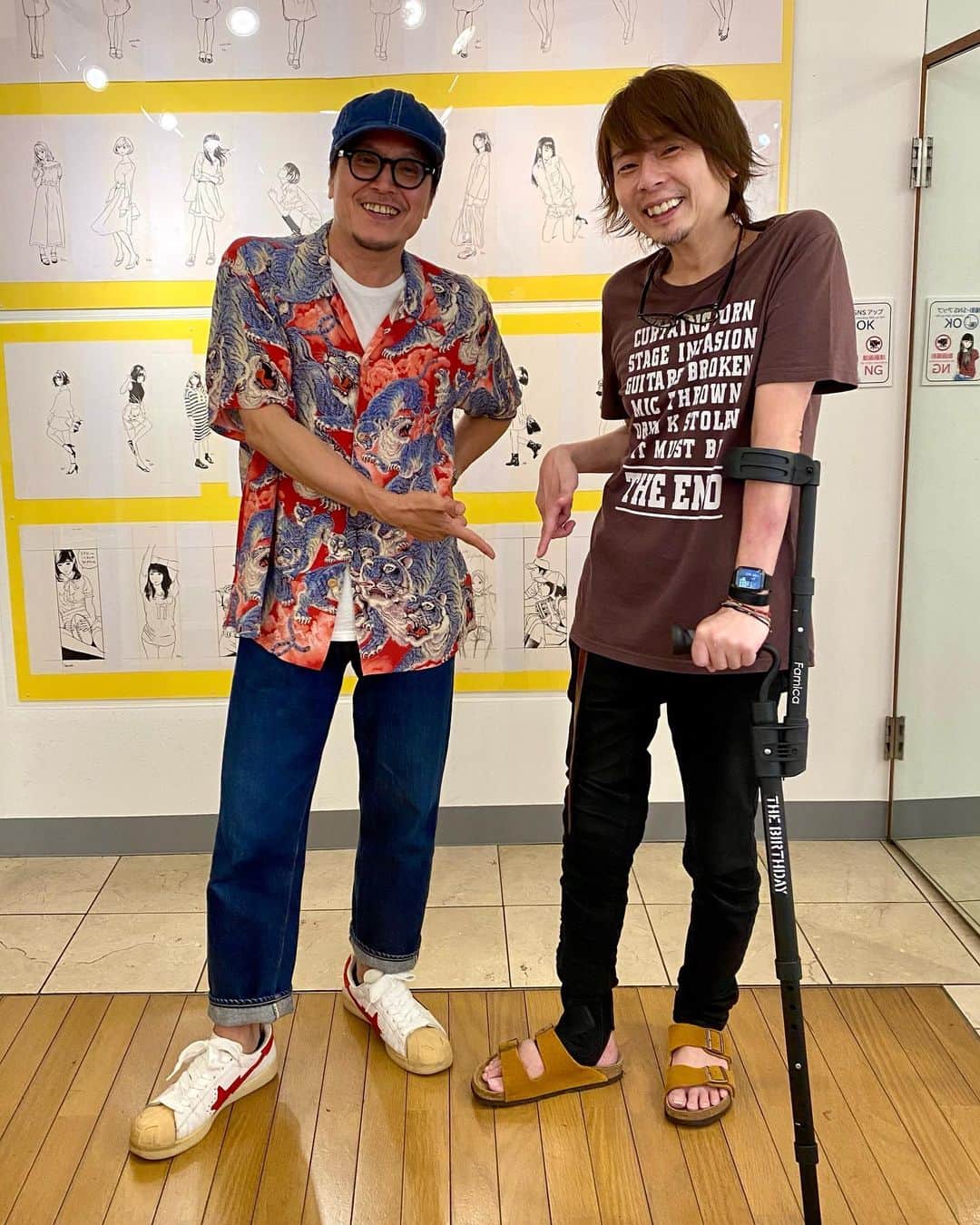 江口寿史のインスタグラム：「５日め。脚を骨折してるのに陣中見舞いに来てくれた浅田弘幸先生。」