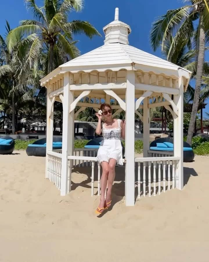 ワン・ジウォンのインスタグラム：「😎🌴🌊🫧#다낭#여름휴가」