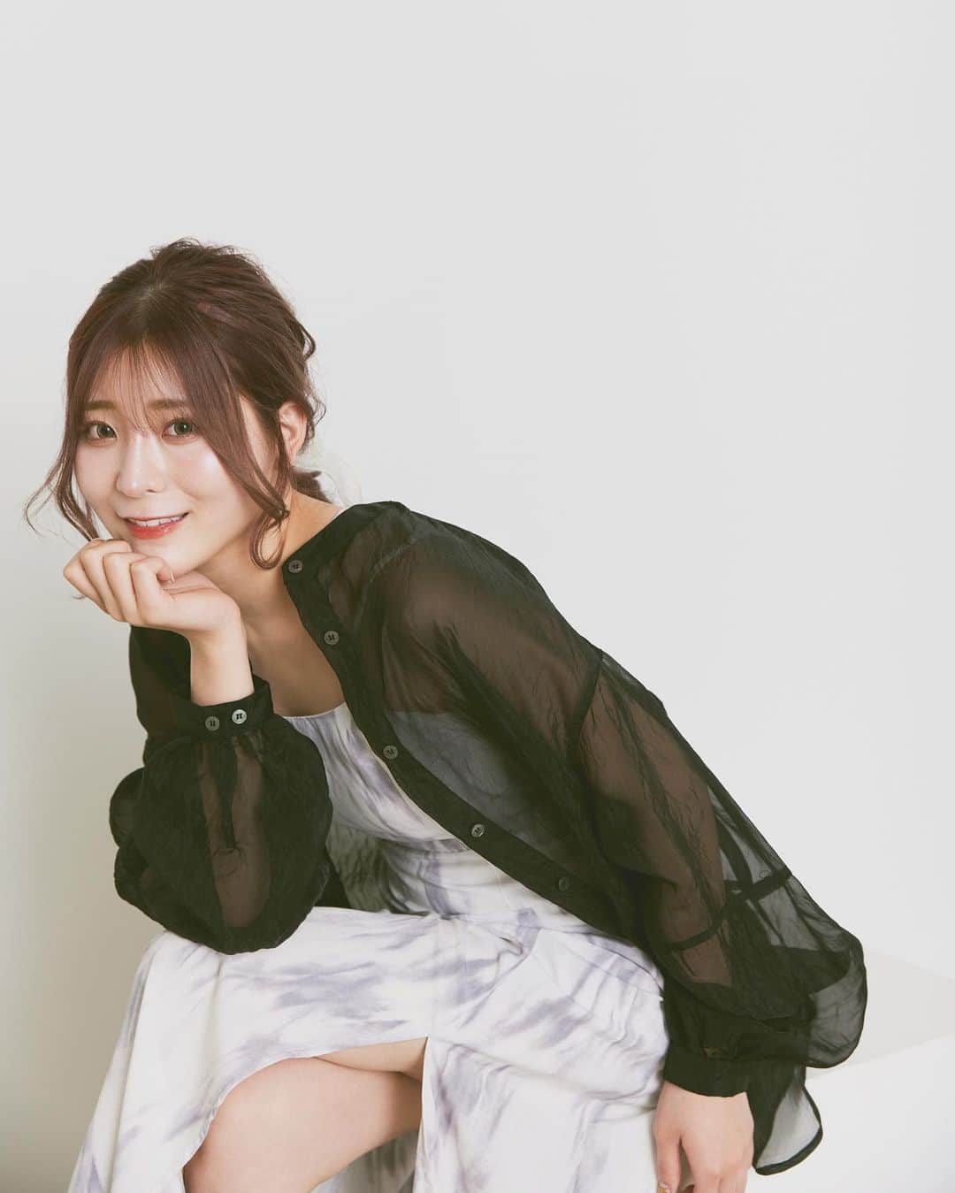 こなんさんのインスタグラム写真 - (こなんInstagram)「. . マーブルスリットキャミワンピース👗 FREE/GRY・BEG  明日20時から発売開始✔️」7月16日 20時01分 - konan_610