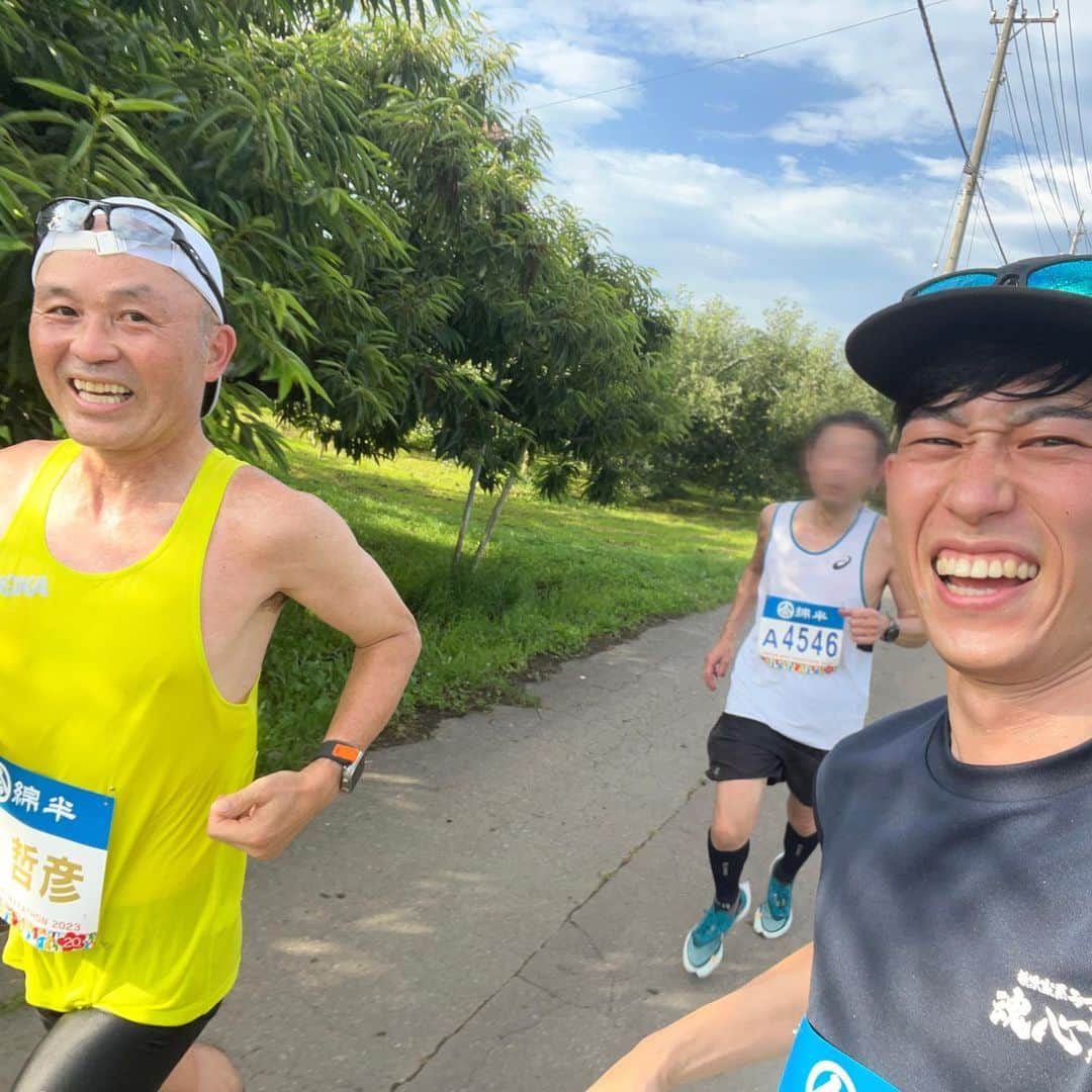 重盛赳男さんのインスタグラム写真 - (重盛赳男Instagram)「小布施見にマラソン🏃 5年ぶり2回目の出場でした！  タイムは1時間34分27秒。 今年もエイド満喫ラン！  充実のエイドも沿道の応援も、相変わらず最高の大会✌️ 皆さん暑い中お疲れ様でした🫠  #小布施見にマラソン #小布施見にマラソン2023 #ハーフマラソン #halfmarathon #重盛赳男 #ビールおいちい #アナウンサー」7月16日 19時54分 - shigemoritakeo