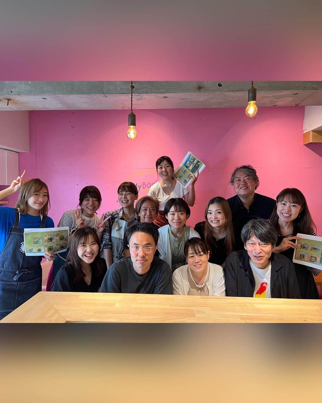 ゆなゆあさんのインスタグラム写真 - (ゆなゆあInstagram)「・ 【 第5弾！美味しいオフ会開催のお知らせ 】  ﹨毎月恒例イベント！今月は7月22日(土) ∕  ナッツ料理研究家である @otonakasara 紗良さんとの ”コラボイベント” も早いもので5回目！  今回は、第5回目という事で時間を 19:00〜にずらした”オフ会”を開催します！！✨️  内容は、、、 無添加＆グルテンフリーはもちろん、 スーパーフードや自然栽培野菜を使用して  身体と心が喜ぶ栄養価の高いご飯を食べながら いつもと違った雰囲気でわいわい楽しみましょう！☺️  といった新しい取り組みを”オフ会”として行います！  パン作りWSでは無いので、いつもより更に 気軽にわいわい楽しめる会となっております！‪‪𓂃 𓈒𓏸✎  今回のテーマは《 夏バテ予防 》という事で…  エネルギー溢れる旬野菜をたっぷりと使用した 暑い夏に効果的なメニューになっております🌴  ”食べて” ”交流して” 心身ともに健康的な自分へ！  夏の夜を皆さんで是非楽しみましょうー！🎐🫧𓂃 𓈒𓏸◌  ╍ ╍ ╍ ╍ ╍ ╍ ╍ ╍ ╍ ╍ ╍ ╍ ╍ ╍ ╍ ╍ ╍ ╍ ╍ ╍ ╍ ╍ ╍ ╍   今回のおしながき（夏バテ予防メニュー）  ＊夏野菜のサンボル数種とカレープレート （紗良さん担当 ∕byスリランカテイスト）  ＊テフ粉と枝豆の夏野菜ちぢみ ＊ドラゴンフルーツとクロレラの九龍球ソーダポンチ  （私担当 ∕by夏バテ予防スーパーフード） ※YouTubeにて公開のメニュー等が中心  ╍ ╍ ╍ ╍ ╍ ╍ ╍ ╍ ╍ ╍ ╍ ╍ ╍ ╍ ╍ ╍ ╍ ╍ ╍ ╍ ╍ ╍ ╍ ╍  ※ 届く野菜によって1部メニューを変更する場合があります  そしてそして、有難い事に... WS参加者の多くの方のリピートが既に 決定しておりますので残り数枠となってます🥺  是非お気軽にご参加頂けたらと思います✨️ ご参加ご希望の方はお早めにDM下さいませ！   ﹋ ﹋ ﹋ ﹋ ﹋ ﹋ ﹋ ﹋ ﹋ ﹋ ﹋ ﹋ ﹋ ﹋ ﹋ ﹋ ﹋ ﹋ 【 グルテンフリー＆スーパーフード美味しいオフ会】  ＊ 日程 : 2023年7月22日(土) ＊ 時間 :  19:00〜 ＊ 場所 : 東京都渋谷区神宮前1-20-4   マイバインミーbyグルテンフリートーキョー ＊ 参加費用 : ￥8,000 お食事＋ドリンク3杯付き (それ以上オーダーの場合はキャッシュオン)  《オフ会 内容》 無添加・グルテンフリー＆スーパーフード たっぷりの自然栽培野菜を使用して 身体と心が喜ぶおばんざいや、ご飯を食べながら いつもと違う雰囲気でわいわい楽しみましょう！☺️🍻 （ナチュール系アルコールメニュー有・ノンアル可）  《勝手にドレスコード》 どこかに青を身に付けて来てくれると嬉しいです🔵🤣 （洋服、靴、アクセサリー、なんでも可です！）  《 イベントへの参加・申し込み方法 》 私か紗良さんのどちらかのDMに (イベント参加希望)と一言ご連絡下さい。  @otonakasara @yuna_yua   ﹏﹏﹏﹏﹏﹏﹏﹏﹏﹏﹏﹏﹏﹏﹏﹏﹏﹏﹏﹏﹏  #イベント #交流会 #交流会イベント #オフ会 #グルテンフリースイーツ #グルテンフリーお菓子教室 #スーパーフードを楽しむ会 #スーパーフード  #無添加スイーツ #無添加生活 #健康仲間募集中 #スーパーミール #交流会」7月16日 21時15分 - yuna_yua