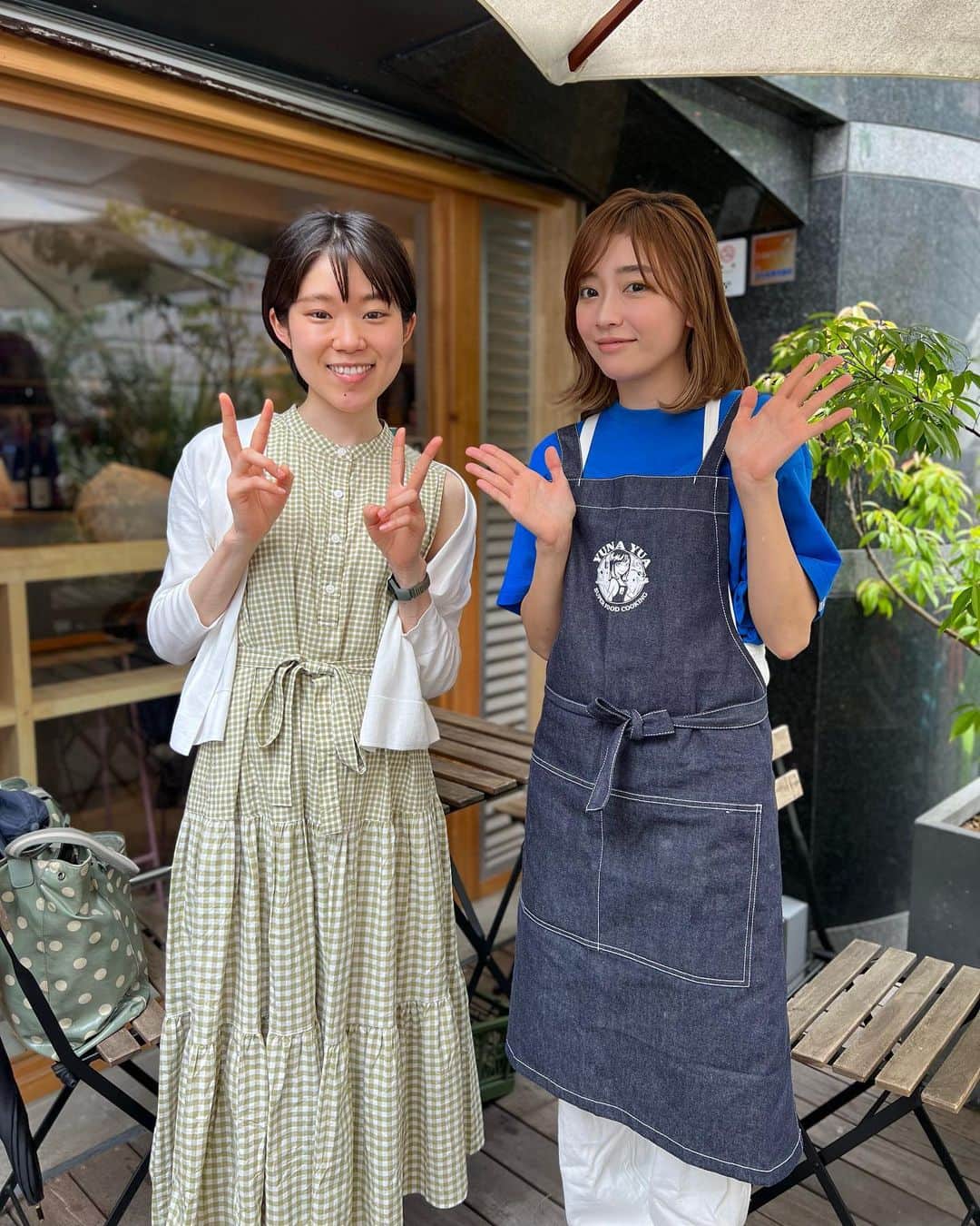 ゆなゆあさんのインスタグラム写真 - (ゆなゆあInstagram)「・ 【 第5弾！美味しいオフ会開催のお知らせ 】  ﹨毎月恒例イベント！今月は7月22日(土) ∕  ナッツ料理研究家である @otonakasara 紗良さんとの ”コラボイベント” も早いもので5回目！  今回は、第5回目という事で時間を 19:00〜にずらした”オフ会”を開催します！！✨️  内容は、、、 無添加＆グルテンフリーはもちろん、 スーパーフードや自然栽培野菜を使用して  身体と心が喜ぶ栄養価の高いご飯を食べながら いつもと違った雰囲気でわいわい楽しみましょう！☺️  といった新しい取り組みを”オフ会”として行います！  パン作りWSでは無いので、いつもより更に 気軽にわいわい楽しめる会となっております！‪‪𓂃 𓈒𓏸✎  今回のテーマは《 夏バテ予防 》という事で…  エネルギー溢れる旬野菜をたっぷりと使用した 暑い夏に効果的なメニューになっております🌴  ”食べて” ”交流して” 心身ともに健康的な自分へ！  夏の夜を皆さんで是非楽しみましょうー！🎐🫧𓂃 𓈒𓏸◌  ╍ ╍ ╍ ╍ ╍ ╍ ╍ ╍ ╍ ╍ ╍ ╍ ╍ ╍ ╍ ╍ ╍ ╍ ╍ ╍ ╍ ╍ ╍ ╍   今回のおしながき（夏バテ予防メニュー）  ＊夏野菜のサンボル数種とカレープレート （紗良さん担当 ∕byスリランカテイスト）  ＊テフ粉と枝豆の夏野菜ちぢみ ＊ドラゴンフルーツとクロレラの九龍球ソーダポンチ  （私担当 ∕by夏バテ予防スーパーフード） ※YouTubeにて公開のメニュー等が中心  ╍ ╍ ╍ ╍ ╍ ╍ ╍ ╍ ╍ ╍ ╍ ╍ ╍ ╍ ╍ ╍ ╍ ╍ ╍ ╍ ╍ ╍ ╍ ╍  ※ 届く野菜によって1部メニューを変更する場合があります  そしてそして、有難い事に... WS参加者の多くの方のリピートが既に 決定しておりますので残り数枠となってます🥺  是非お気軽にご参加頂けたらと思います✨️ ご参加ご希望の方はお早めにDM下さいませ！   ﹋ ﹋ ﹋ ﹋ ﹋ ﹋ ﹋ ﹋ ﹋ ﹋ ﹋ ﹋ ﹋ ﹋ ﹋ ﹋ ﹋ ﹋ 【 グルテンフリー＆スーパーフード美味しいオフ会】  ＊ 日程 : 2023年7月22日(土) ＊ 時間 :  19:00〜 ＊ 場所 : 東京都渋谷区神宮前1-20-4   マイバインミーbyグルテンフリートーキョー ＊ 参加費用 : ￥8,000 お食事＋ドリンク3杯付き (それ以上オーダーの場合はキャッシュオン)  《オフ会 内容》 無添加・グルテンフリー＆スーパーフード たっぷりの自然栽培野菜を使用して 身体と心が喜ぶおばんざいや、ご飯を食べながら いつもと違う雰囲気でわいわい楽しみましょう！☺️🍻 （ナチュール系アルコールメニュー有・ノンアル可）  《勝手にドレスコード》 どこかに青を身に付けて来てくれると嬉しいです🔵🤣 （洋服、靴、アクセサリー、なんでも可です！）  《 イベントへの参加・申し込み方法 》 私か紗良さんのどちらかのDMに (イベント参加希望)と一言ご連絡下さい。  @otonakasara @yuna_yua   ﹏﹏﹏﹏﹏﹏﹏﹏﹏﹏﹏﹏﹏﹏﹏﹏﹏﹏﹏﹏﹏  #イベント #交流会 #交流会イベント #オフ会 #グルテンフリースイーツ #グルテンフリーお菓子教室 #スーパーフードを楽しむ会 #スーパーフード  #無添加スイーツ #無添加生活 #健康仲間募集中 #スーパーミール #交流会」7月16日 21時15分 - yuna_yua