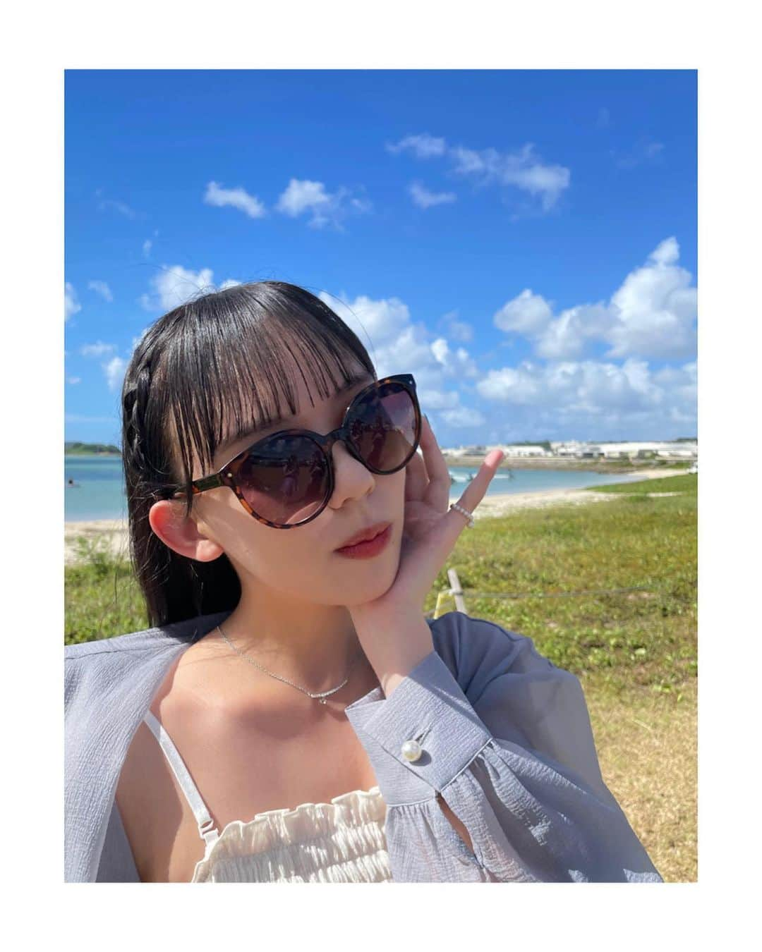 川瀬あやめ（ukka）さんのインスタグラム写真 - (川瀬あやめ（ukka）Instagram)「・ 超夏感じちゃった1日🌴 太陽出ててさいこうだったー！  #沖縄 #シアーシャツ #サングラスコーデ #川瀬あやめ #ukka」7月16日 19時55分 - ayame_kawase