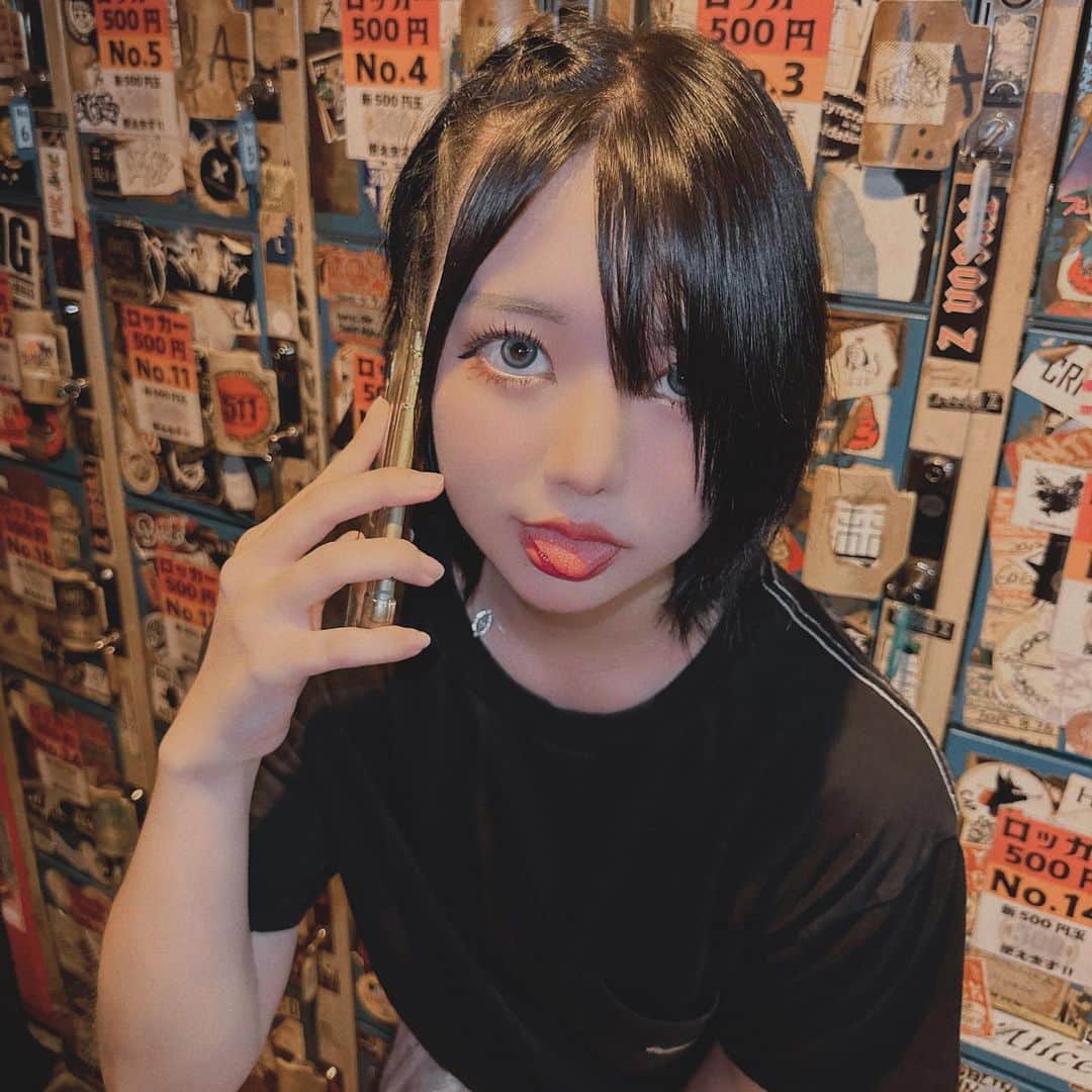 千葉妃理さんのインスタグラム写真 - (千葉妃理Instagram)「電話嫌い」7月16日 20時00分 - heri_byakuya