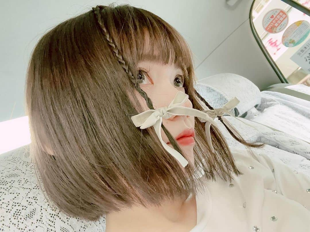 恋愛未満さんのインスタグラム写真 - (恋愛未満Instagram)「🧠🎀💞  #bob#hair#ribbon#fashion」7月16日 20時08分 - yuchariiinu