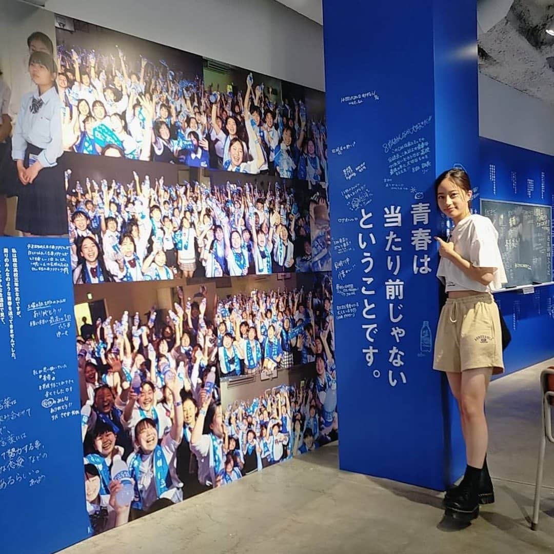 池端杏慈さんのインスタグラム写真 - (池端杏慈Instagram)「︎︎  青春大爆発展行ってきました💙 1人1人の青春が大爆発してて最高でした！ すっごいよかった！！！！！  みんなの弾けている満開な笑顔と、色んな思いのつまったコメントを読んでうるっときてしまいました。  私もメッセージ書いてきたのでぜひ見に行ってみてください☺️  開催期間 7/15(土)〜23(日)まで！ @ X8 GALLERY （📍渋谷キャットストリート）  #ポカリスエット#大塚製薬 #ポカリCM制作フェス#青春大爆発展 #椿#池端杏慈」7月16日 20時23分 - lespros_anji