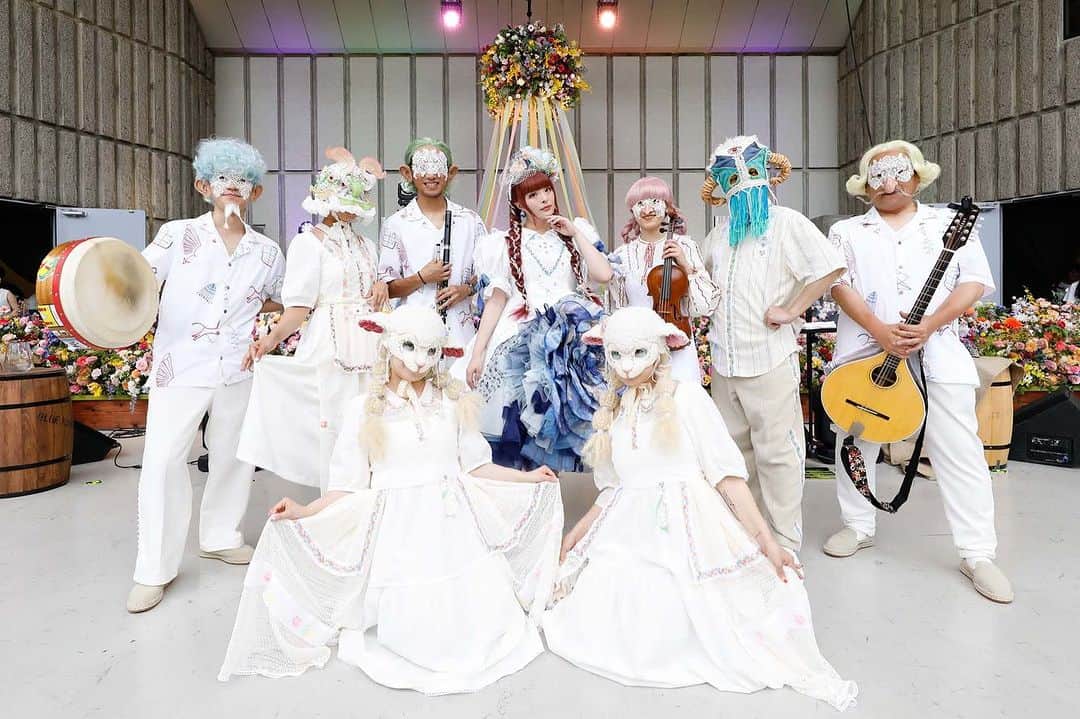 KARIN さんのインスタグラム写真 - (KARIN Instagram)「KYARY PAMYU PAMYU Special Live 2023 〜MidnightSun〜  ダンサーのtwinsとして参加させて頂きました🐏🌿 ケルト音楽と共に作り上げる世界観で踊るのがとっても楽しかったです！ ありがとうございました🤍  #midnightsun #日比谷音楽堂 #野音 #日比谷野音 #yaon100th」7月16日 20時27分 - karin.tempurakidz