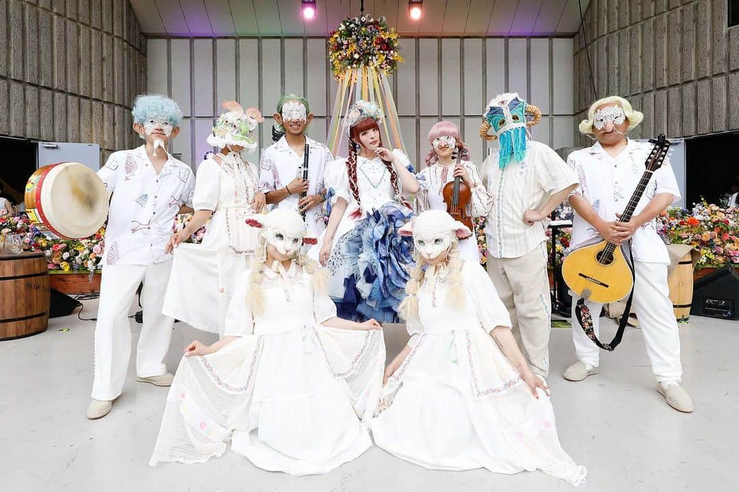 KARIN のインスタグラム：「KYARY PAMYU PAMYU Special Live 2023 〜MidnightSun〜  ダンサーのtwinsとして参加させて頂きました🐏🌿 ケルト音楽と共に作り上げる世界観で踊るのがとっても楽しかったです！ ありがとうございました🤍  #midnightsun #日比谷音楽堂 #野音 #日比谷野音 #yaon100th」