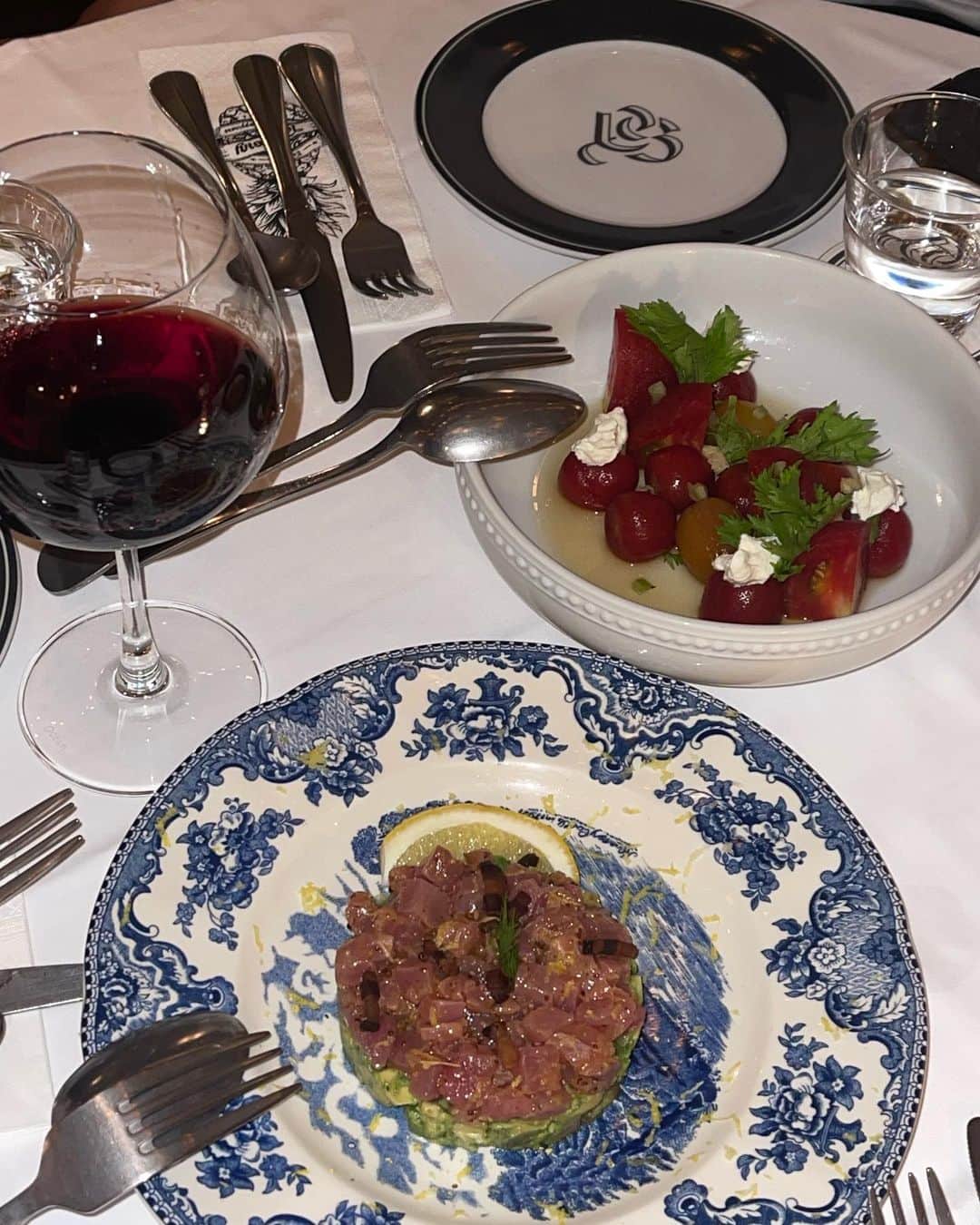 PIMTHAのインスタグラム：「About last night ✨🥂」