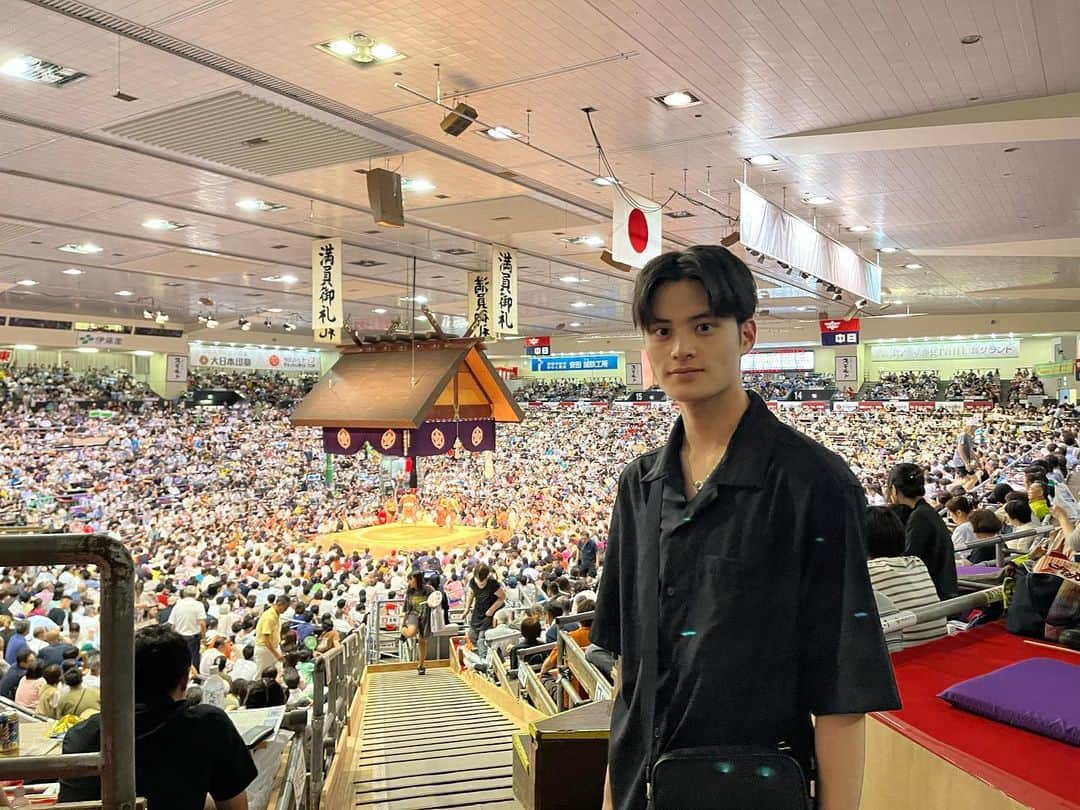 のインスタグラム：「・ 大相撲名古屋場所観戦！  迫力がすごかった！  ・ ・ ・ ・ ・ #相撲 #大相撲名古屋場所  #ootd  #04 #fashion」