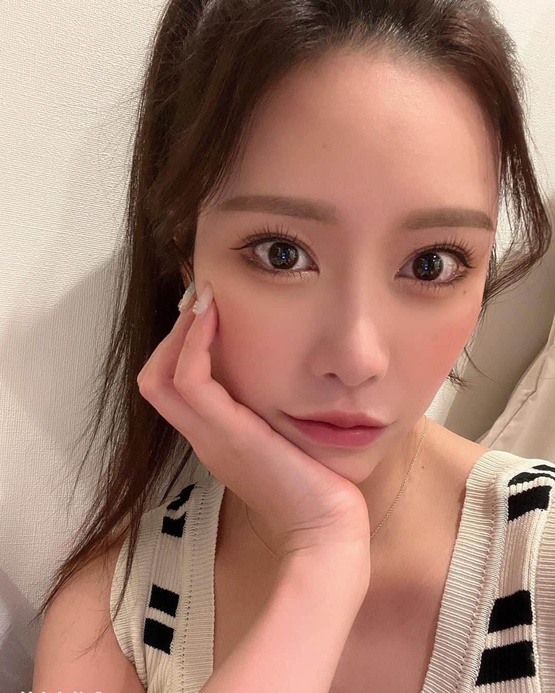 のインスタグラム：「この写真好評やったから フィードにも投稿しとくー🥰💓 みんな3連休なにしてるの？( ¨̮ )♥  #selfie #셀카 #셀스타그램 #소통 #촬영 #레이싱모델 #모델 #일본여자 #japanesegirl #followme #レースクイーン #RQ #吉美あや #モデル #ポートレート #写真好きな人と繋がりたい #ファインダー越しの私の世界 #photography #pic #picture  #ポニーテール #ponytail」