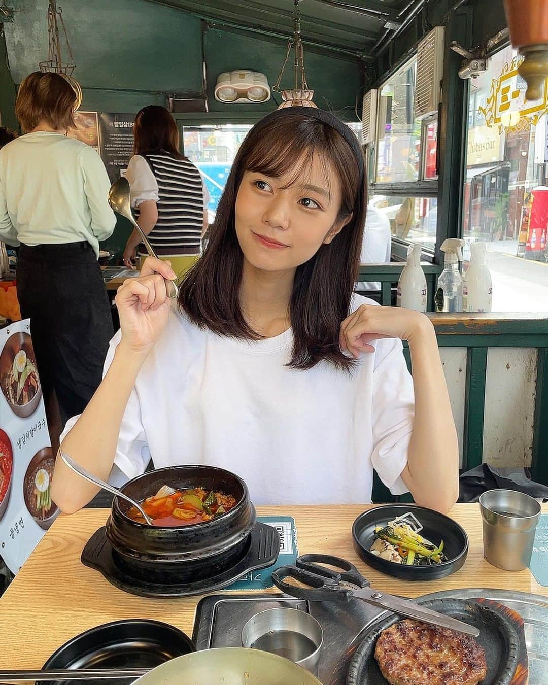 杉浦みずきさんのインスタグラム写真 - (杉浦みずきInstagram)「ふら〜っと入る街の食堂やさんみたいなお店がいちばん美味しいのよ🥺🍴 カルビのハンバーグみたいな初めましてのお料理がめっちゃgoodでした🥩 安定のビビン冷麺も💞  #韓国 #韓国料理 #江南 #gangnam」7月16日 20時33分 - mizuki_sugiura