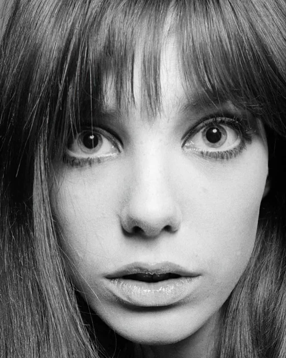 オリヴィエ・ルスタンのインスタグラム：「JANE BIRKIN  An icon is gone 🕊️ goodbye Jane Birkin. Thank you for all these years of inspiration and beauty. The French English icon that was on every fashion mood board for so many of us. You will always be remembered.  Jane Birkin 1946/2023 🖤」