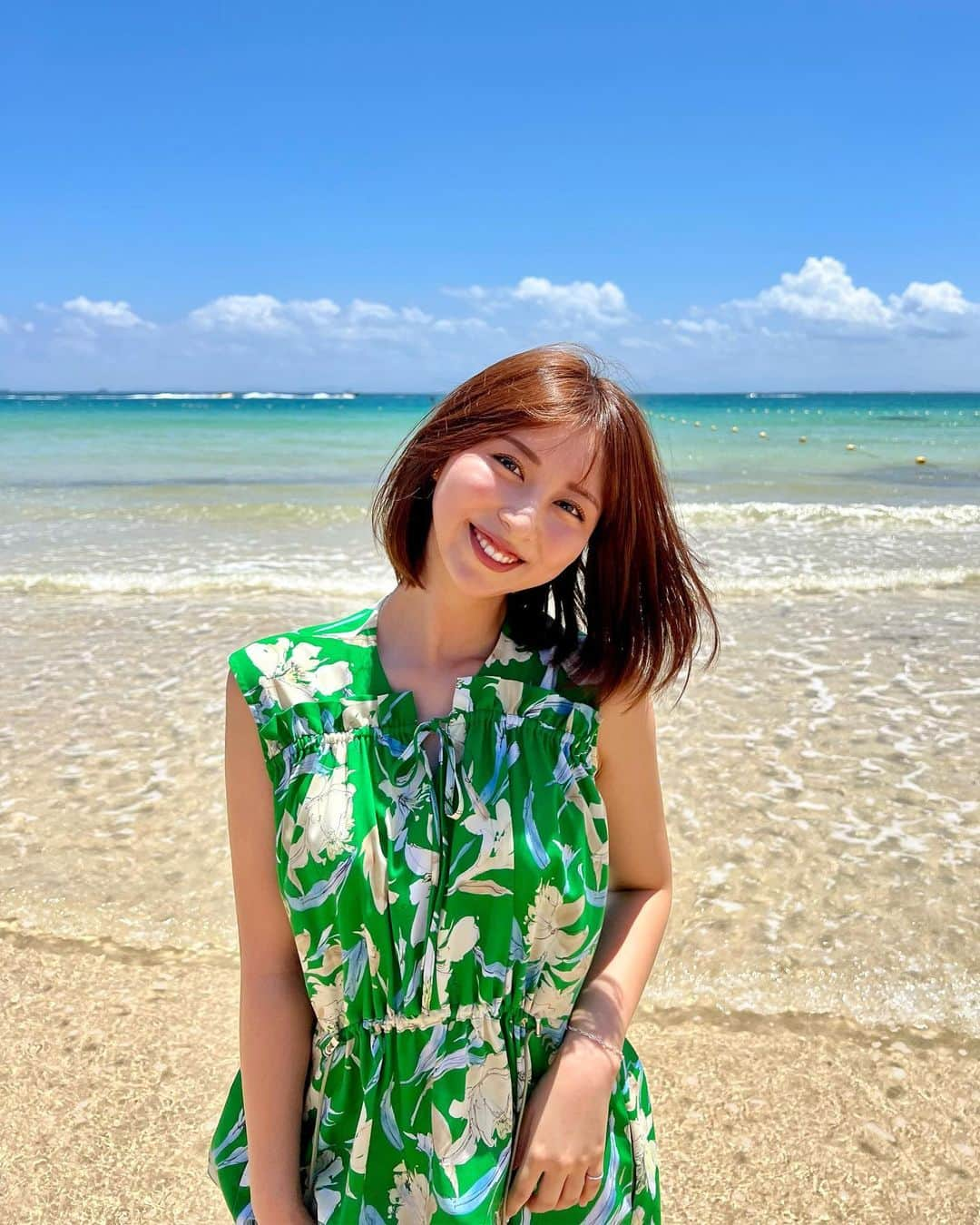 太田江莉奈さんのインスタグラム写真 - (太田江莉奈Instagram)「.  お誕生日でしたー🐚🍉🌴  今年も夏満喫するぞー！！  . .  #7月16日 #mybirthday」7月16日 20時37分 - erina_o_