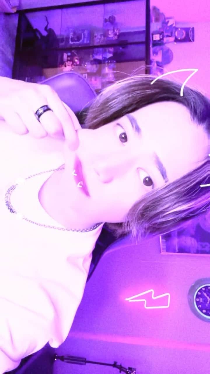 ゆーちゃそ王子のインスタグラム：「このエフェクトかわい😈  #tiktok #reels #foryou #fyp」