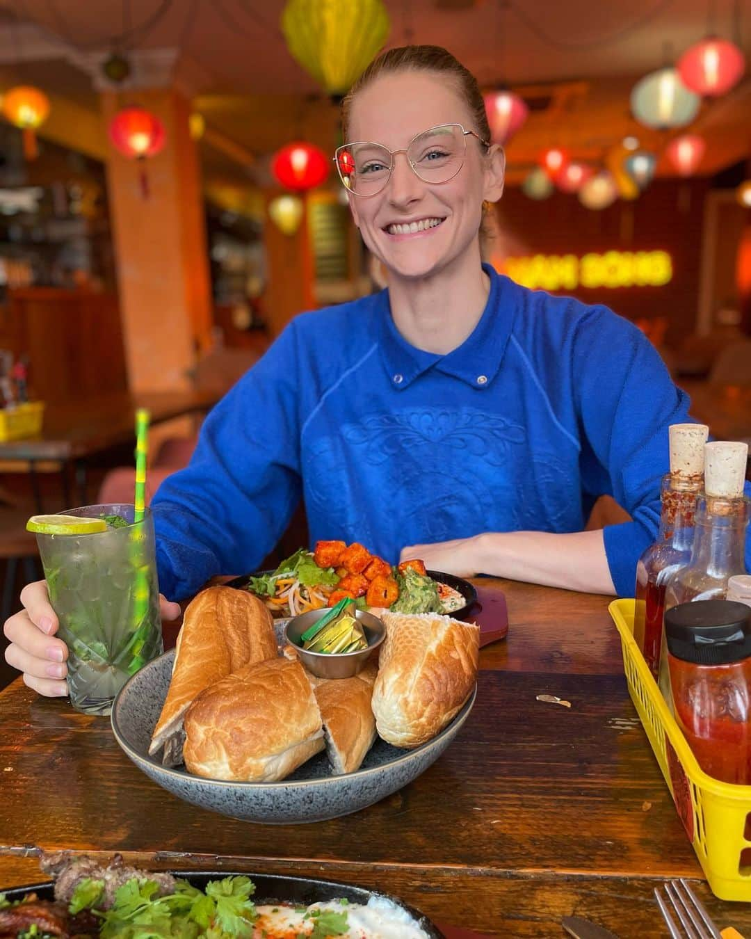 ブライオニー・ペイジさんのインスタグラム写真 - (ブライオニー・ペイジInstagram)「Celebratory brunch 🎉   👓 @flintoptometry @edlyonssportsvision @tomford #tomfordglasses  🍽️ @namsongcaphe」7月16日 20時48分 - bryony_page