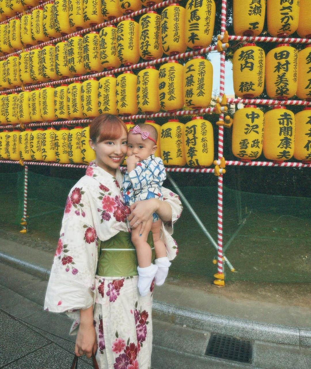 神田咲凛さんのインスタグラム写真 - (神田咲凛Instagram)「何年振りかわからないみたま祭り👘  暑くて滞在時間ほんとちょっとだけど 浴衣着れたし雰囲気楽しめたし満足🫶 . . . . . . . . .  . . . . . . . . . . #みたま祭り#御霊祭り#みたままつり #靖国神社 #浴衣女子 #浴衣コーデ #赤ちゃんコーデ #赤ちゃんとお出かけ #赤ちゃんのいる暮らし #ママライフ#ママファッション #育児記録 #育児記録 #9ヶ月ベビー #9ヶ月baby #女の子ベビー #親子コーデ #親子リンクコーデ」7月16日 21時06分 - t12345vxq