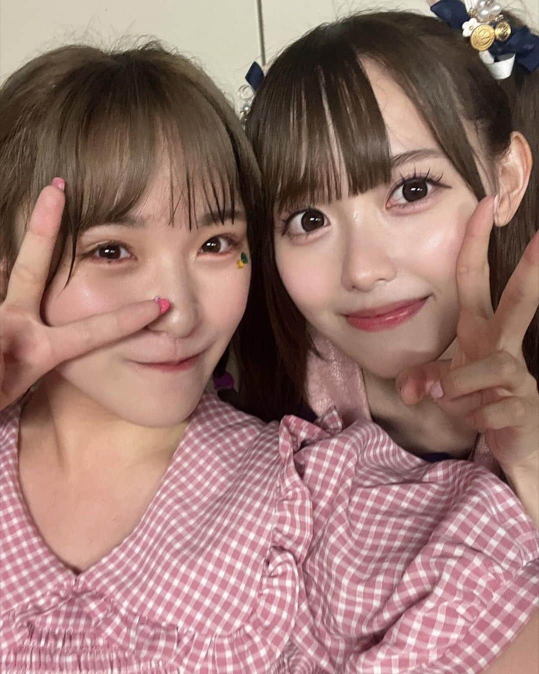 清野桃々姫さんのインスタグラム写真 - (清野桃々姫Instagram)「ᜊ 　 高嶺のなでしこの松本ももなちゃんにあえました🥲🥲🥲🥲🫶 @momona.1012  　 ねぇぇぇぇぇぇひさしぶりプリンだよ、、、、🍮🍮🍮（2015とかぶりに会えた2019のTIFぶり、、かな💭） 　 何年か経ってもまたこうやってアイドルとして会えてほんとに幸せよ、、、、お互い頑張ろうね🥲🥲🥲 　 　 ps きあとかつれてあそぼ😊  #松本ももな ちゃんん  #高嶺のなでしこ さん  #SPARK2023  #ももひめもりー #清野桃々姫  #momohime  #โมะโมะฮิเมะ #PrincesaDurazno #Japan #beyooooonds #helloproject」7月16日 21時09分 - momohime_kiyono.official