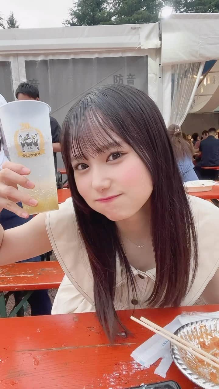 前田彩佳のインスタグラム：「ビールフェスデートしない？🍻   #オクフェス20周年 #selfie  #selca  #셀카  #셀카그램 #自撮り  #自撮り界隈  #自撮り女子  #アイドル  #地下アイドル  #japanesegirl  #followme  #いいね返し  #夏  #summer #festa  #ビール  #ワンピースコーデ  #ワンピース  #ストレートヘア」