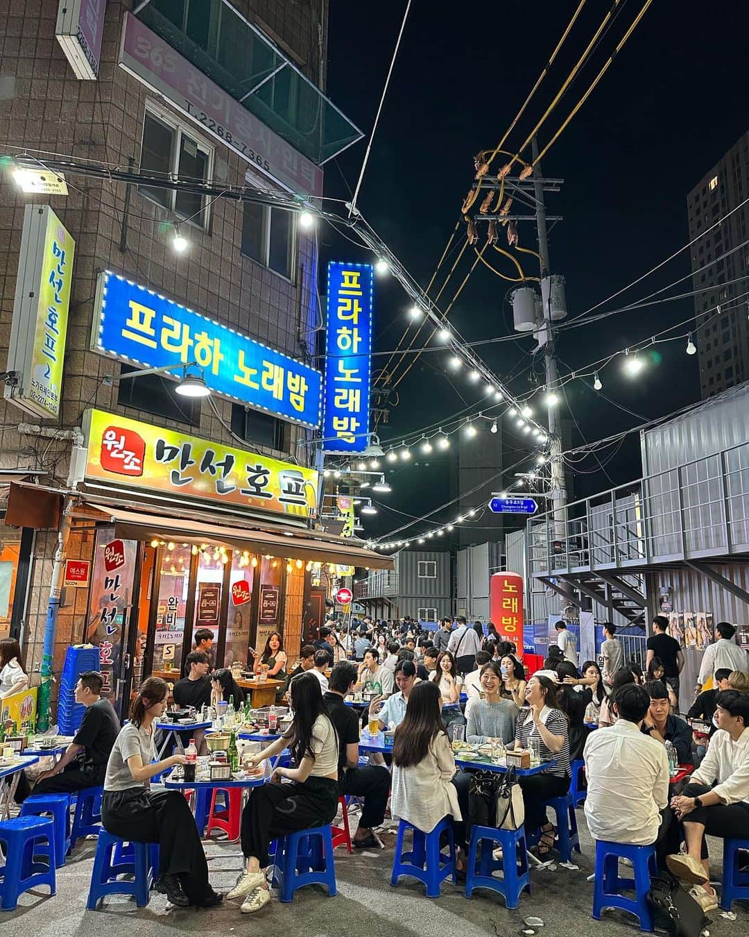 佐達ももこさんのインスタグラム写真 - (佐達ももこInstagram)「広蔵市場とノガリ横丁〜🍺  食べ飲み好きには最高コースでした♡  今まで冬の韓国が多かったけど、 夏は外飲みできるから最高😀  #韓国#韓国旅行#広蔵市場#ユッケチャメチッ#ノガリ横丁」7月16日 21時18分 - sadamomodayo