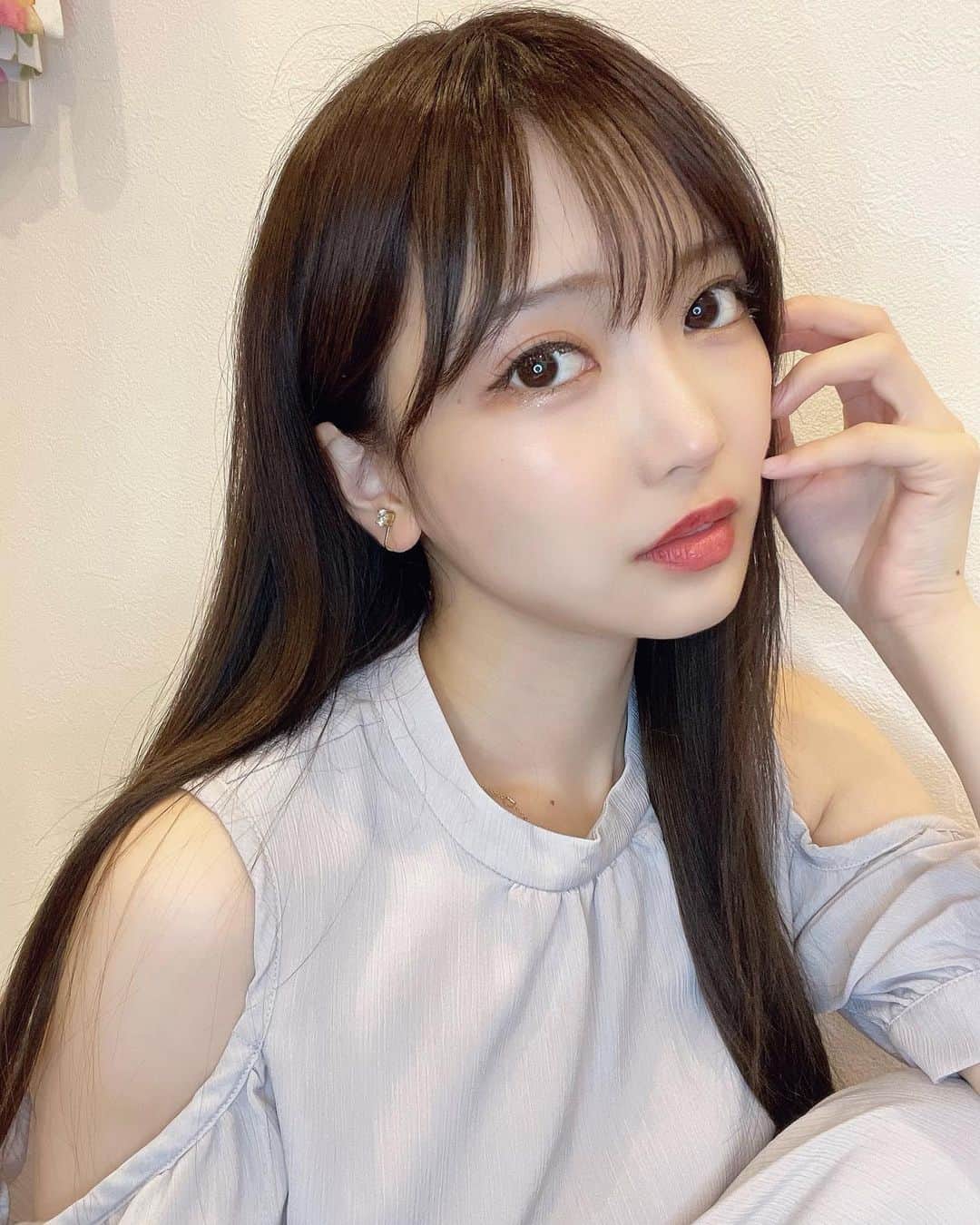 のインスタグラム：「髪伸びた〜😇 黒髪ロングヘア安定してきた、いい感じ？？ . . りほ(@riholog1001 )いつもありがとう♡ . #黒髪ロング #黒髪女子 #表参道美容室  #haircolor」