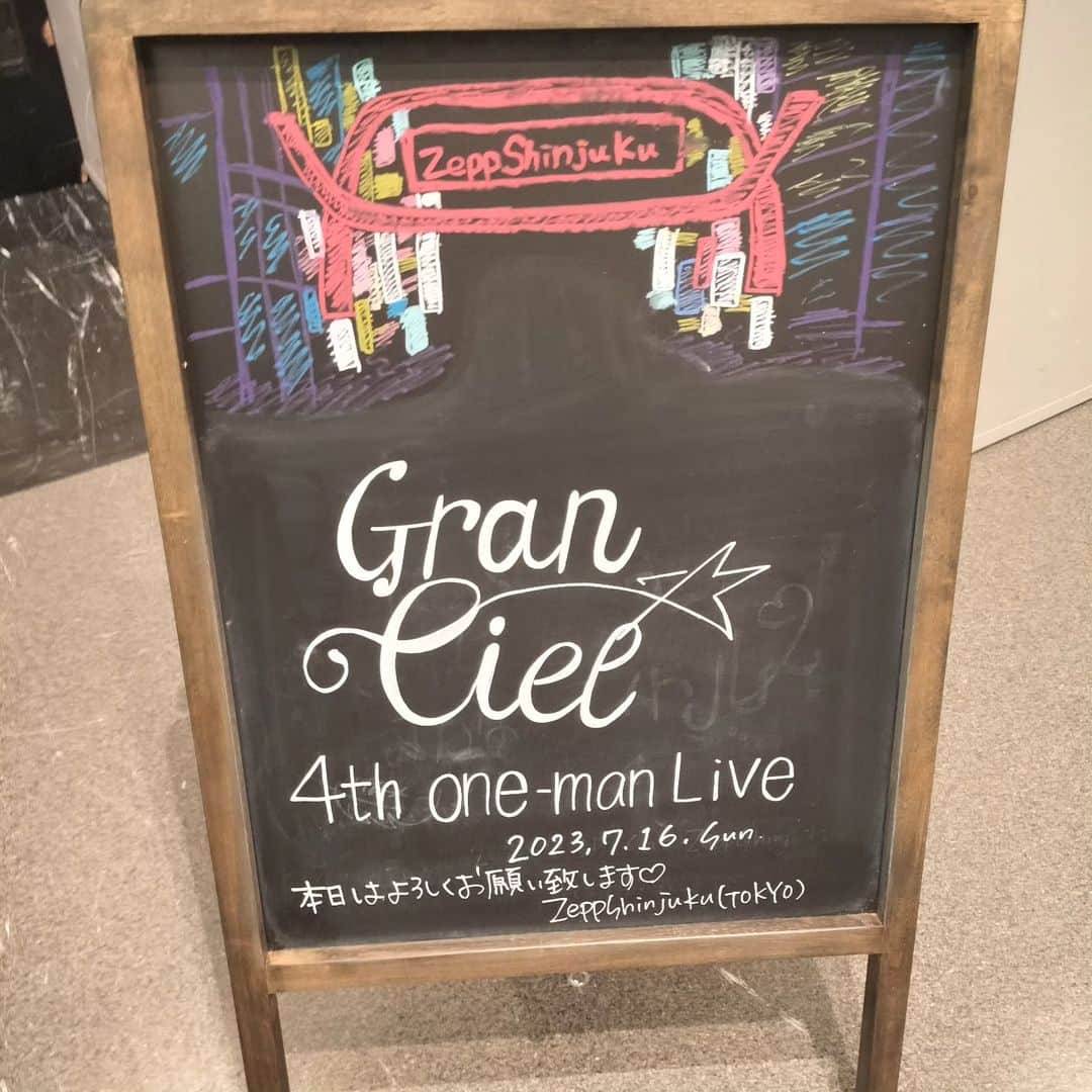 中内正之のインスタグラム：「今夜こんなライブに遊びに行っておりました。 #granciel」