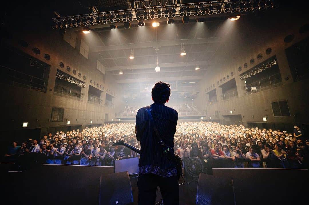布袋寅泰さんのインスタグラム写真 - (布袋寅泰Instagram)「BC Only 初日名古屋終了。1300日振りの布袋コール。みんなの笑顔が最高に素敵でした！明日は東京、Zepp Haneda。大いに楽しもうね。写真 山本倫子　#布袋寅泰 #bconly2023 #zeppnagoya #井上富雄　#古田たかし　#黒田晃年」7月16日 21時31分 - hotei_official