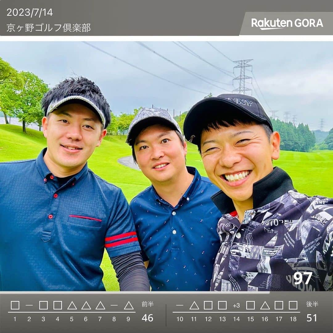 上坂嵩さんのインスタグラム写真 - (上坂嵩Instagram)「⛳️☀️☔️ . 前半は、晴れて暑く🥵 後半は、突然の土砂降りの雨☔️ . 雨でパッティングに苦戦しましたが、 なんとか耐えました💦 . . #三重 #京ヶ野ゴルフ倶楽部 #ゴルフ #休日ゴルフ #週末ゴルファー  #愛知ゴルファー #東海ゴルファー  #golf #ゴルフ好きな人と繋がりたい  #ゴルフ好き #ゴルフコーデ #ゴルフ男子 #メーテレ #アップ #アナウンサー #フィールドキャスター #ニュースワード #SDGs #SDGsビジネスマスター #上坂嵩」7月16日 21時32分 - takashi_uesaka_nbn