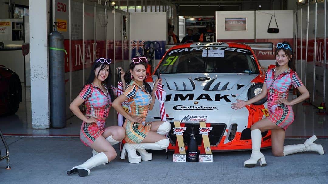 MAOのインスタグラム：「本日は #鈴鹿サーキット に #GTWCA #ASIAGT の応援へ行かせて頂きました😊  51号車　AMAC motorsportの結果はクラス優勝🏆✨ こんな素敵なシーンに立ち会えて光栄です🥺✨ 貴重な体験となりました😭✨  来週は茂木ですっ（私はいませんが😭） 皆様応援宜しくお願い致します😊✨  撮影タイムもたくさんのお写真撮ってくださりありがとうございました❤️ DMまってます😜（画質悪くなるからできればTwitterで🥹　🔍@nnnmsy ）  後藤さん今回も連れて行ってくださりありがとうございました😊  皆さんからいただいたお写真はゆっくりアップしていきます♪  さあ、明日は東京でオーディション。 皆んなからエールと大丈夫だよって言葉もらったので マオワールド全開で爪痕残してきます😂  #bodix #bbガールズ #レースクイーン #rq #撮影会 #porshe #supercar」