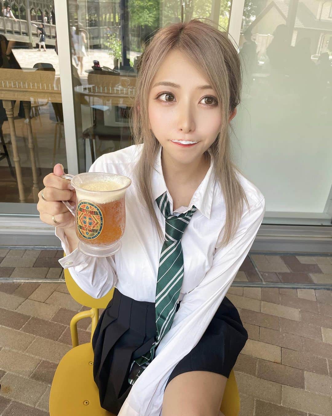 HANAさんのインスタグラム写真 - (HANAInstagram)「･ ･ バタービールあまあまでした🍺 ･ ･ #ハリーポッター#ハリーポッタースタジオツアー #ハリーポッターコーデ #コスプレ#スタツア#スリザリン#スリザリンコーデ #🐍#スタジオツアー東京 #東京#東京観光 #バタービール#🍺#🍻#ハリーポッターカフェ #ハリーポッターの世界 #ハリーポッターコスプレ ハリポタ#ワーナーブラザーズスタジオツアー #ワーナーブラザーズ」7月16日 21時39分 - hnmr__100