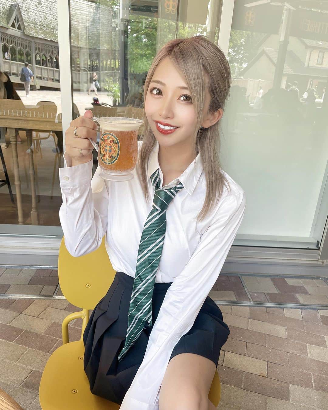 HANAさんのインスタグラム写真 - (HANAInstagram)「･ ･ バタービールあまあまでした🍺 ･ ･ #ハリーポッター#ハリーポッタースタジオツアー #ハリーポッターコーデ #コスプレ#スタツア#スリザリン#スリザリンコーデ #🐍#スタジオツアー東京 #東京#東京観光 #バタービール#🍺#🍻#ハリーポッターカフェ #ハリーポッターの世界 #ハリーポッターコスプレ ハリポタ#ワーナーブラザーズスタジオツアー #ワーナーブラザーズ」7月16日 21時39分 - hnmr__100