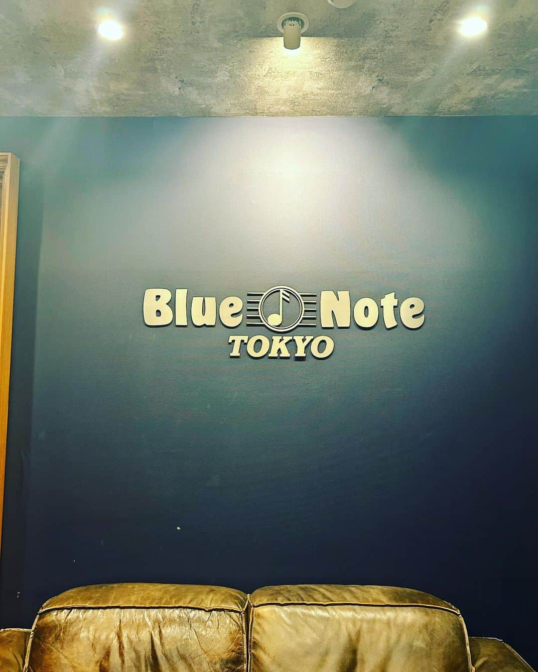 木嶋真優のインスタグラム：「Thank you @bluenotetokyo  @takeshi_music  🖤🖤🖤」