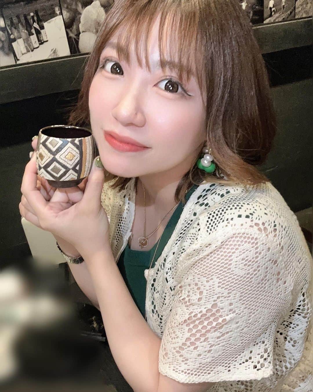 なつきのインスタグラム：「. 休みの日でも日本酒🍶 . #シティーグループ #ニュークラ #ベルベ #鈴鐘 #クラブベルべ #クラブ鈴鐘 #ホステス #キャバ嬢 #すすきのキャバクラ #すすきのホステス #ショートカット女子 #酒好き」