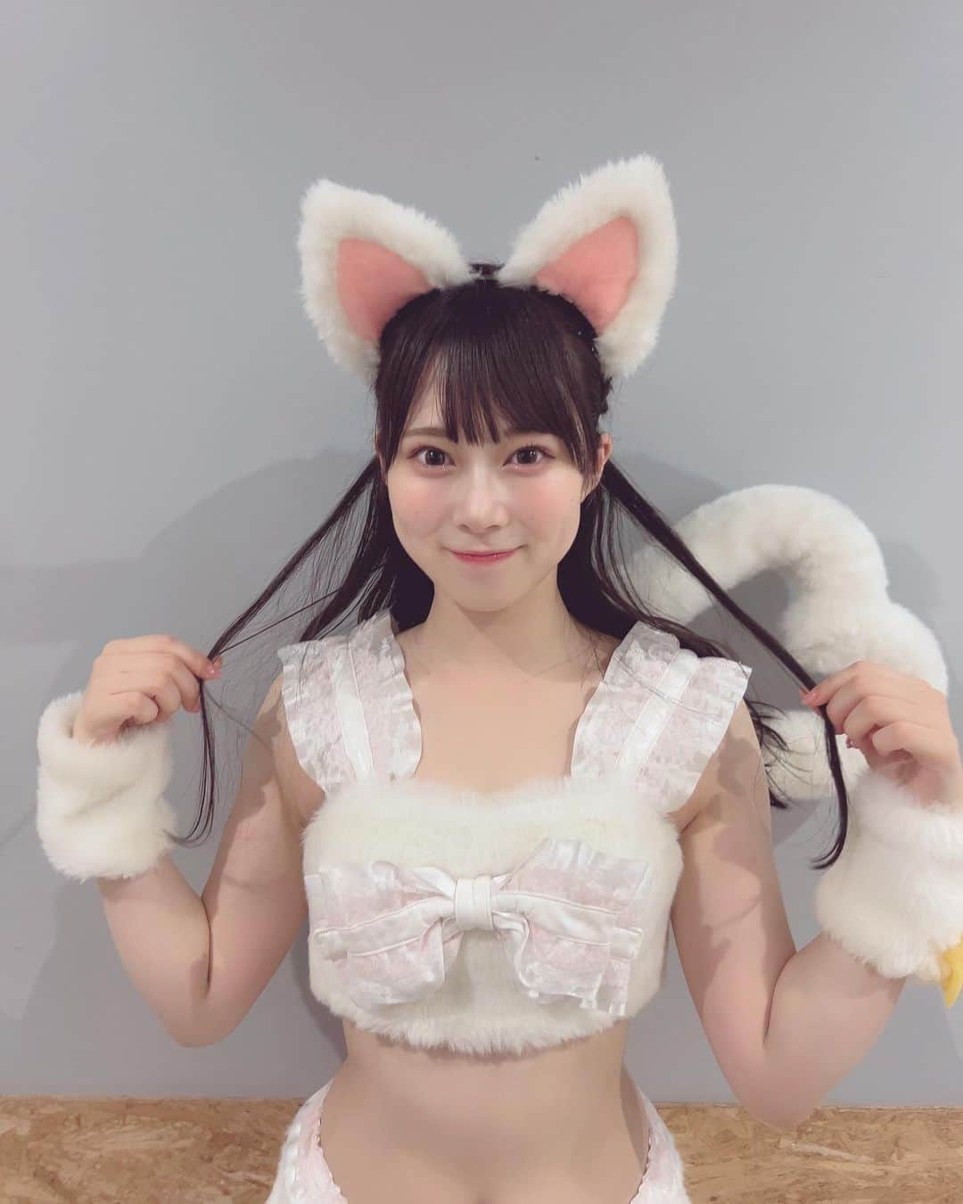 瀧本弥生のインスタグラム：「「妄想ガールフレンド」🐈🎀  今年も猫にならせていただきました💗  #ニャン 💗  #nmb48 #妄想ガールフレンド #アイドル　#衣装　#猫　#idol #nmb」