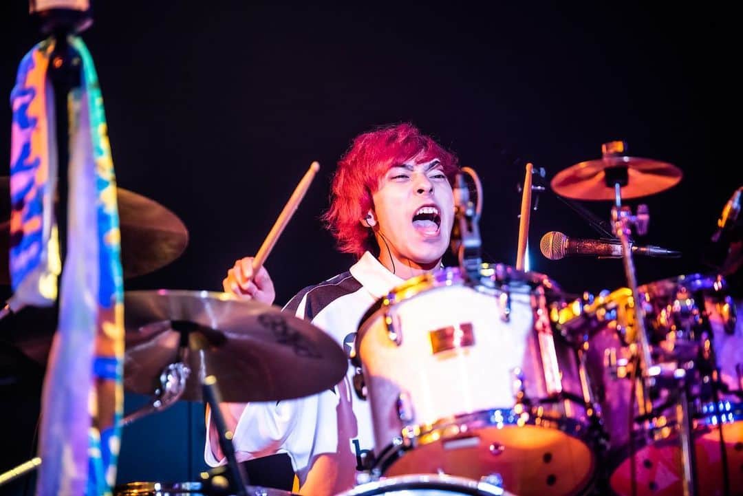 Hasshi（はっしー）さんのインスタグラム写真 - (Hasshi（はっしー）Instagram)「2023.6.11 大阪 ESPエンタテインメント CLUB GARDEN 「ぼい勢拡散集会」大阪編  大阪の熱量すごかったな！またやろう！！！ 最後のは赤いシュレックみたいなやついたから載せときます。  Photo : @lyyyyycoris761   #voisquarecat #ぼいすく #drums #drum #drummer #rock #ドラムス #ドラマー #ドラム #ドラム男子 #ロックドラマー #sakae #sakaedrums #sakaeosakaheritage #paiste #🥁 #邦楽ロック #邦ロック #ロックバンド #ライブバンド #fashion #ライブ写真 #photo #livephoto #ぼい勢」7月16日 21時59分 - hasshi_vsc