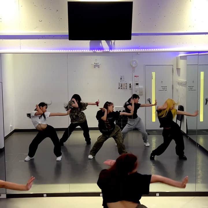 Asuka Fujimoriのインスタグラム：「❤️‍🔥🪽@xgofficial  ・・・ choreo by me👽  𝕲𝕽𝕷 𝕲𝖁𝕹𝕲 ‼️ Round1⭐︎🧚🏽‍♀️⭐︎⭐︎⭐︎⭐︎ @miyabinpi @happy.nana7  @___.mico @syu_ri2009 @yuhi_0702   #xg#grlgvng#xgalx #choreography#choreographer」
