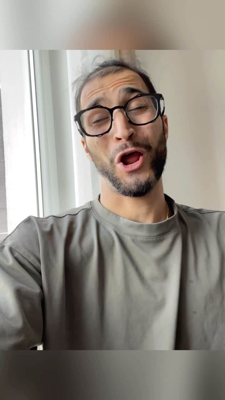 イヴァン・リギーニのインスタグラム：「Just chill man…🤣  #reels #videooftheday #viralvideos #reelsinstagram #fun #funnyvideos #letsgo #inshot #reeltoreel #ivanrighini」