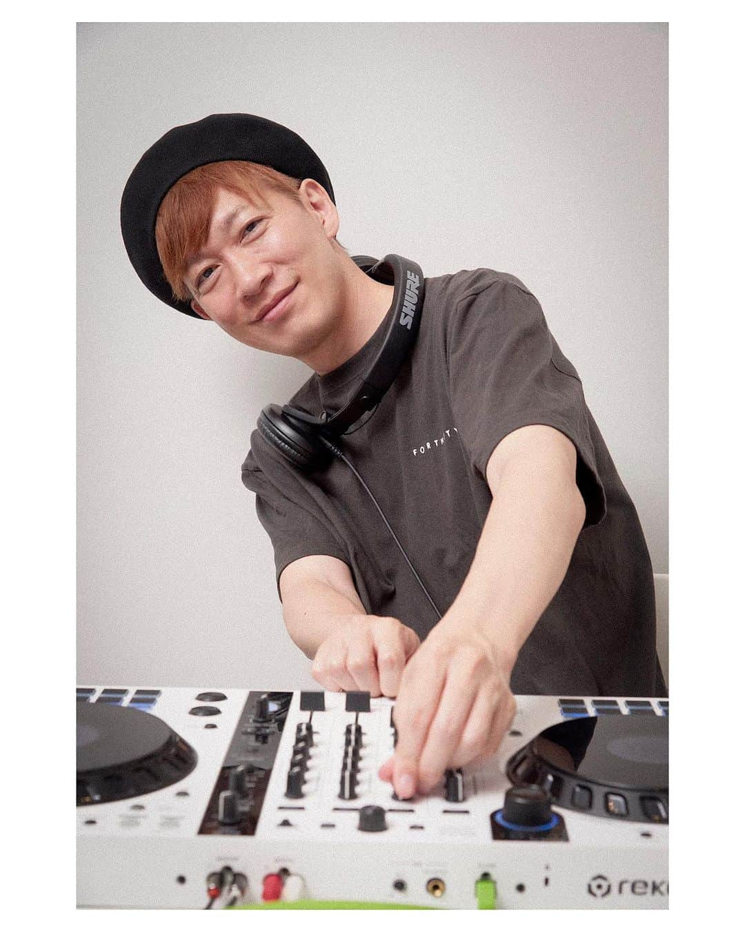 DJ U-ICHIのインスタグラム：「#fofo #launchparty ゆったりDJ楽しかったです♪ ありがとうございました✨ マイトおめでとう！  #djuichi #pioneerdj」