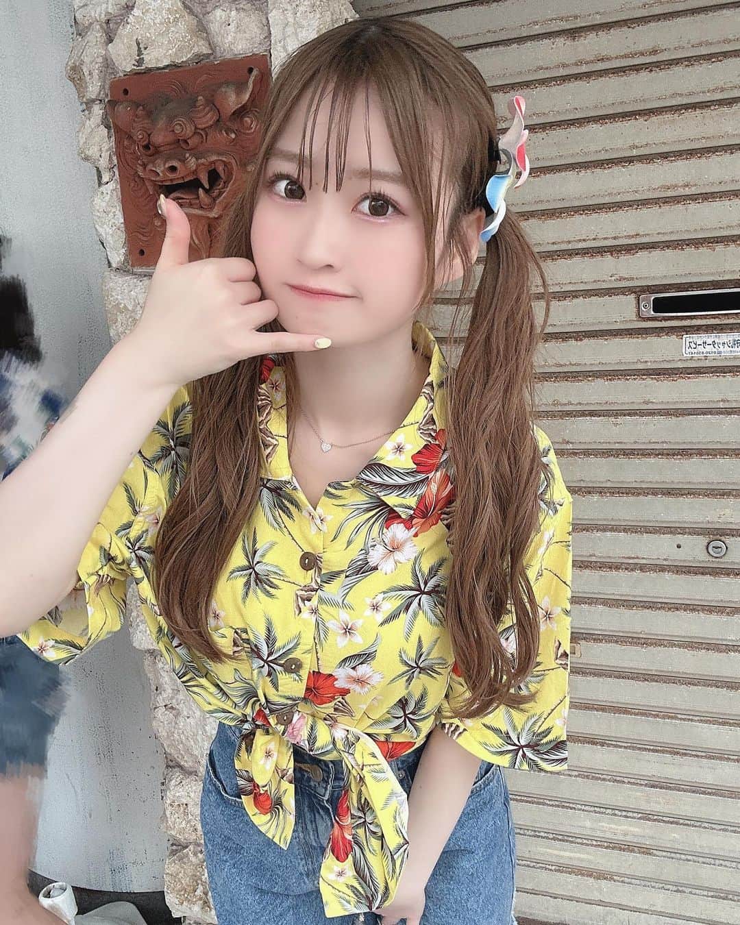 のインスタグラム：「🌺💛」