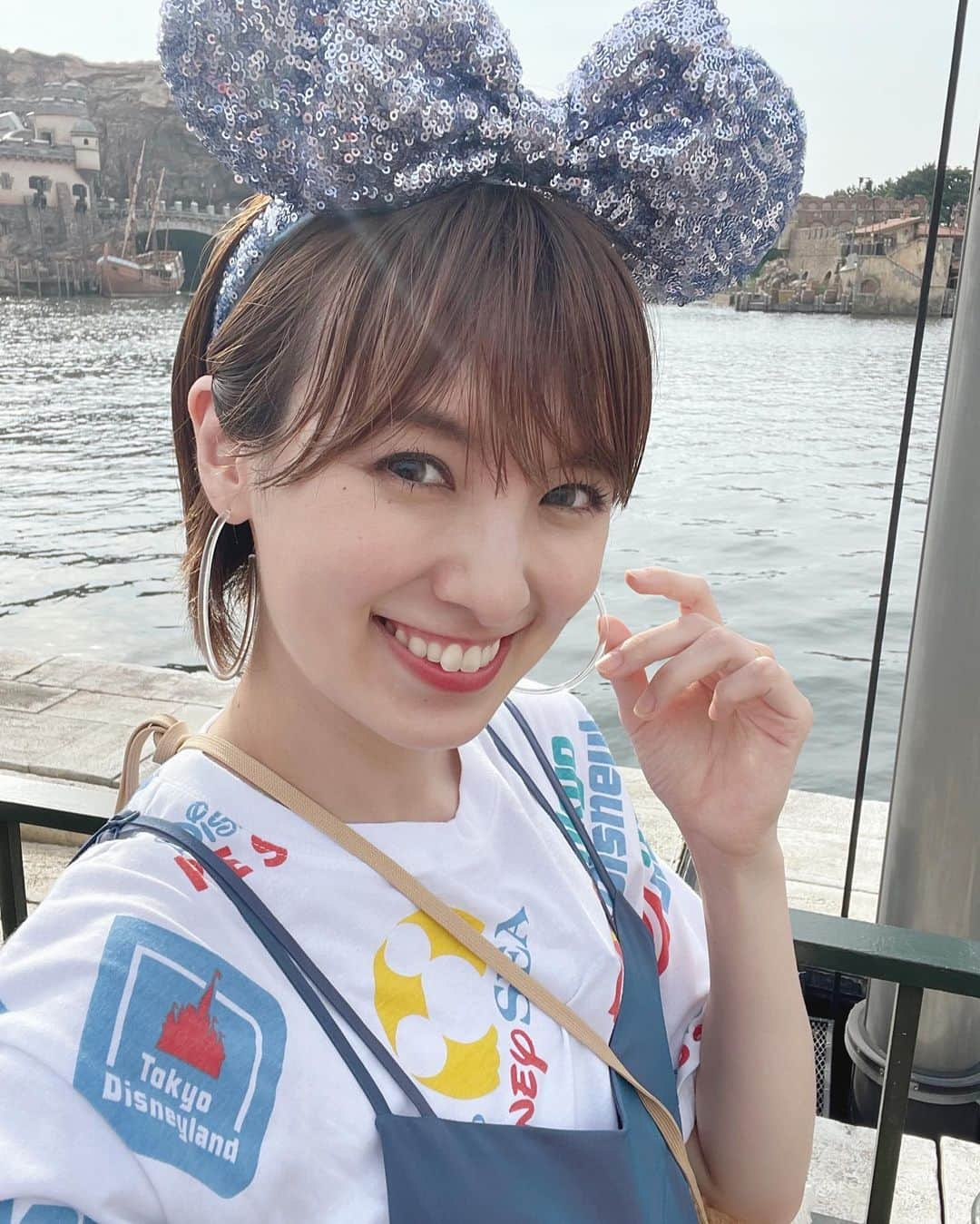 南明奈さんのインスタグラム写真 - (南明奈Instagram)「7月17日(月)〜20日の《プチブランチ》は東京ディズニーリゾート特集です🥳 楽しすぎたー✨‼︎ テンションあがりすぎてトーク噛みまくりでした🫣笑 観てね✨TVerでも観れるよ✨  この日のお洋服は サロペット　 @anogh_official ピアス @ajinco_style です☺️」7月16日 22時47分 - akinaminami