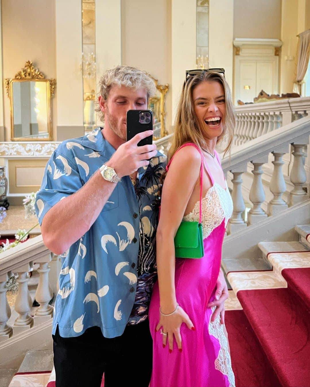 ローガン・ポールのインスタグラム：「First week as a fiancé ✅ @ninaagdal」