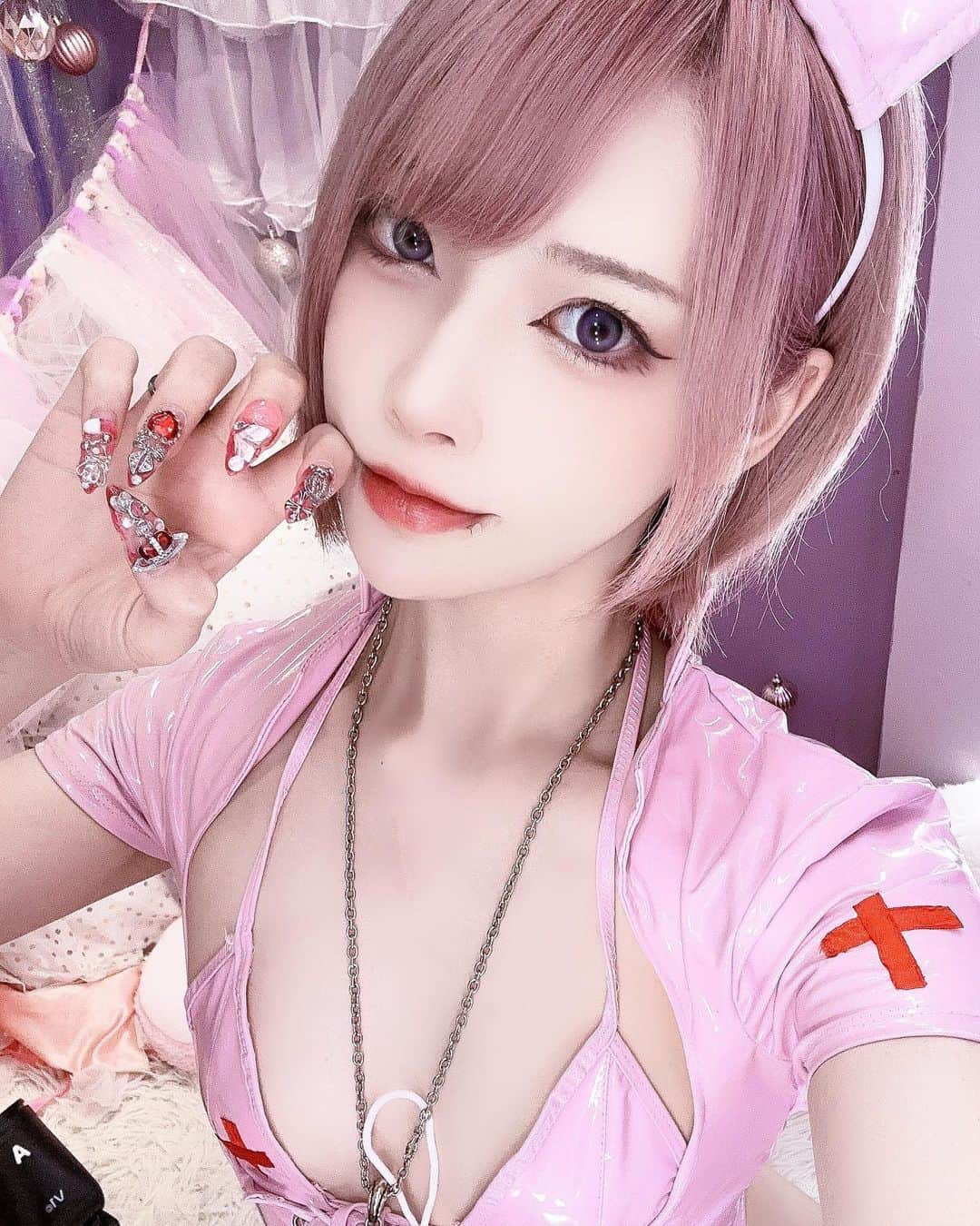 ぽにょ皇子のインスタグラム：「治療しましょうね💕︎💉  #cosplay #cosplayer #cosplaygirl #コスプレ #コスプレイヤー #グラビア #dj #ポートレート #portraitphotography #portrait #pink #Japanese #自撮り」