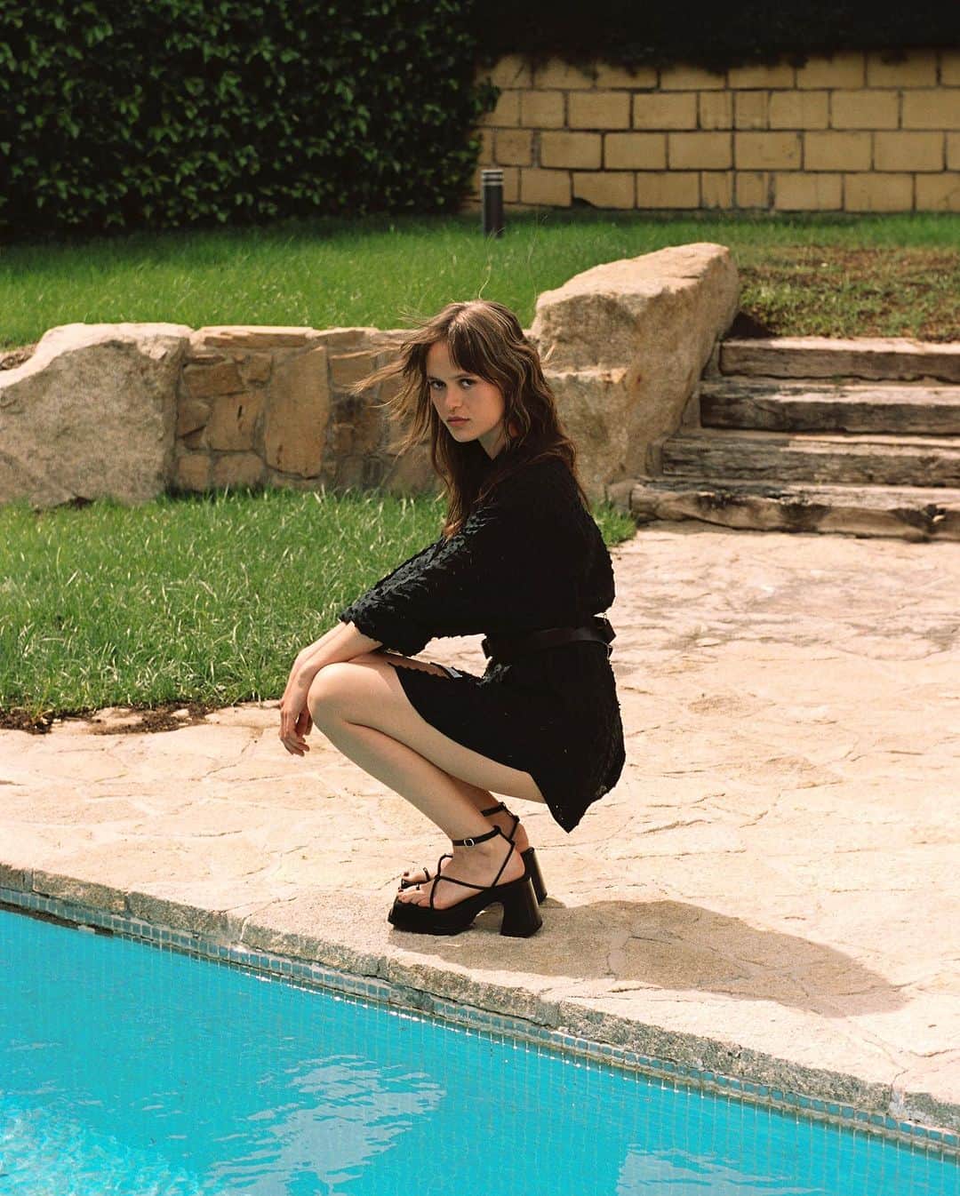 エイティーズのインスタグラム：「Viva la Fiesta with EY! Magazine issue 13 - The Pool Party Summer. Carlota captured by Fede Delibes in a dreamy villa outside of Madrid.」