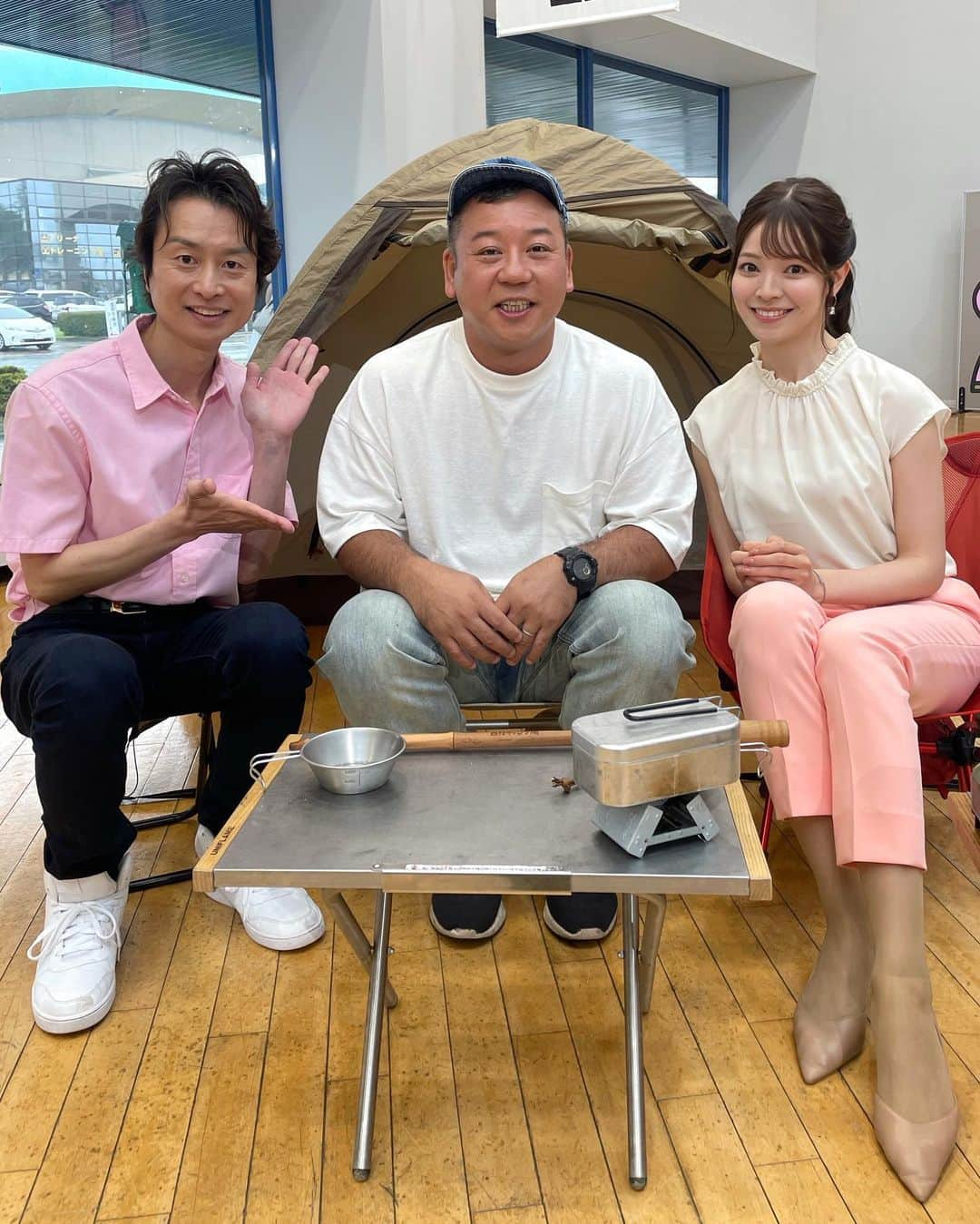 三宅絹紗のインスタグラム：「🏕️ 西村キャンプ場 in めんこいテレビ✴︎  昨日のサタファンゲストは キャンプの達人、バイきんぐ西村さんでした🔥 西村さんのお話で わたしもキャンプしてみたくなりました🥹まずは焚き火からチャレンジしてみます！🔥  今回西村キャンプ場で岩手を回られたということで放送が待ち遠しいです🪵⭐️  #南部鉄器#蚊取り線香入れ#西村キャンプ場#バイきんぐ#西村瑞樹 さん#いわて#めんこいテレビ#三宅絹紗」