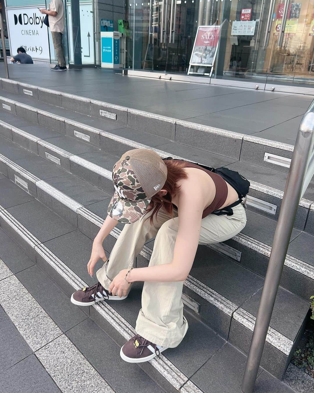 月城まゆさんのインスタグラム写真 - (月城まゆInstagram)「🤎🤎🤎  #gal #streetwear #newera #bape #bapesta #kicks #sneakers #japanesegirl」7月16日 23時45分 - xo_mayu_xo