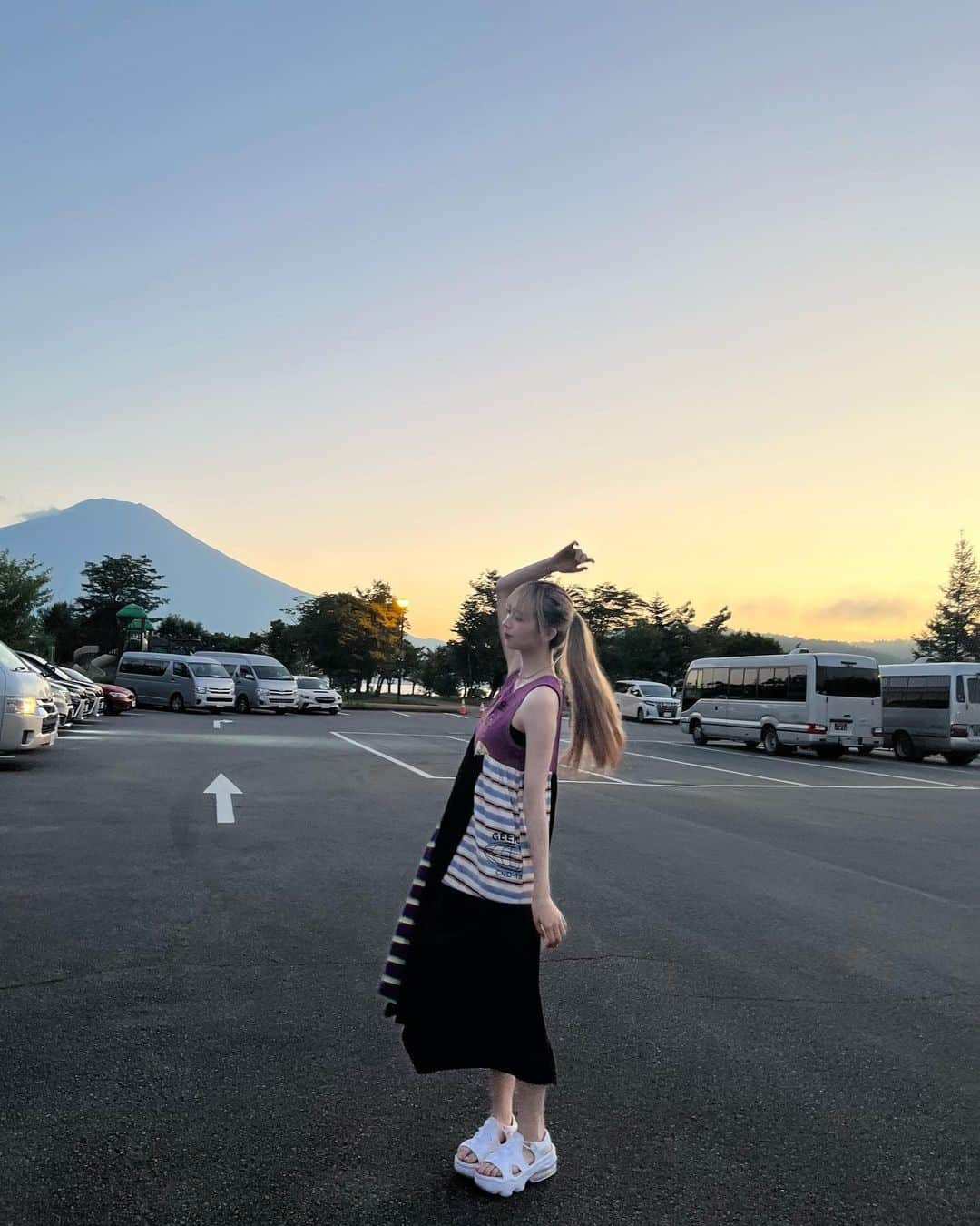 三品瑠香さんのインスタグラム写真 - (三品瑠香Instagram)「富士山だよ〜 夏でした ライブいろんなところでしている 楽しく過ごさせて頂いておりますありがたい日々」7月17日 0時06分 - ruka_mishina