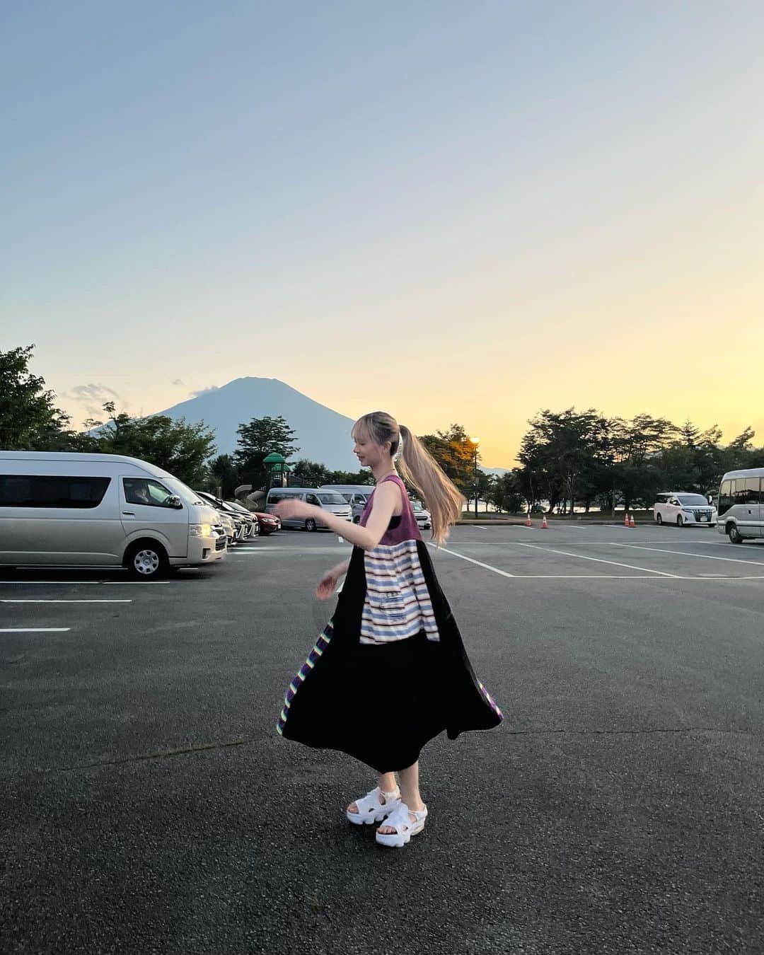 三品瑠香さんのインスタグラム写真 - (三品瑠香Instagram)「富士山だよ〜 夏でした ライブいろんなところでしている 楽しく過ごさせて頂いておりますありがたい日々」7月17日 0時06分 - ruka_mishina